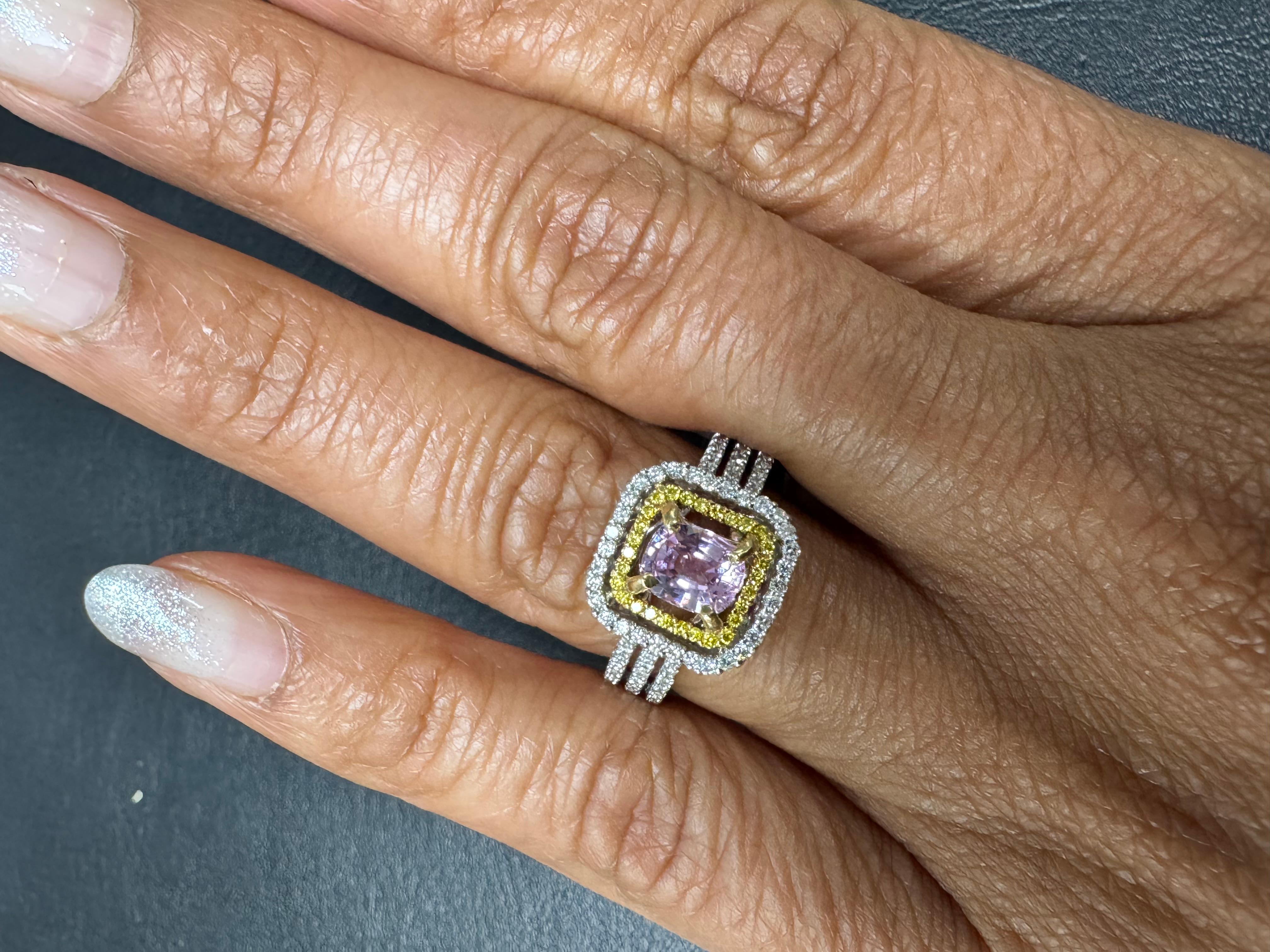 Anillo de compromiso de zafiro rosa y diamante naturales sin calentar de 1,53 quilates en venta 6