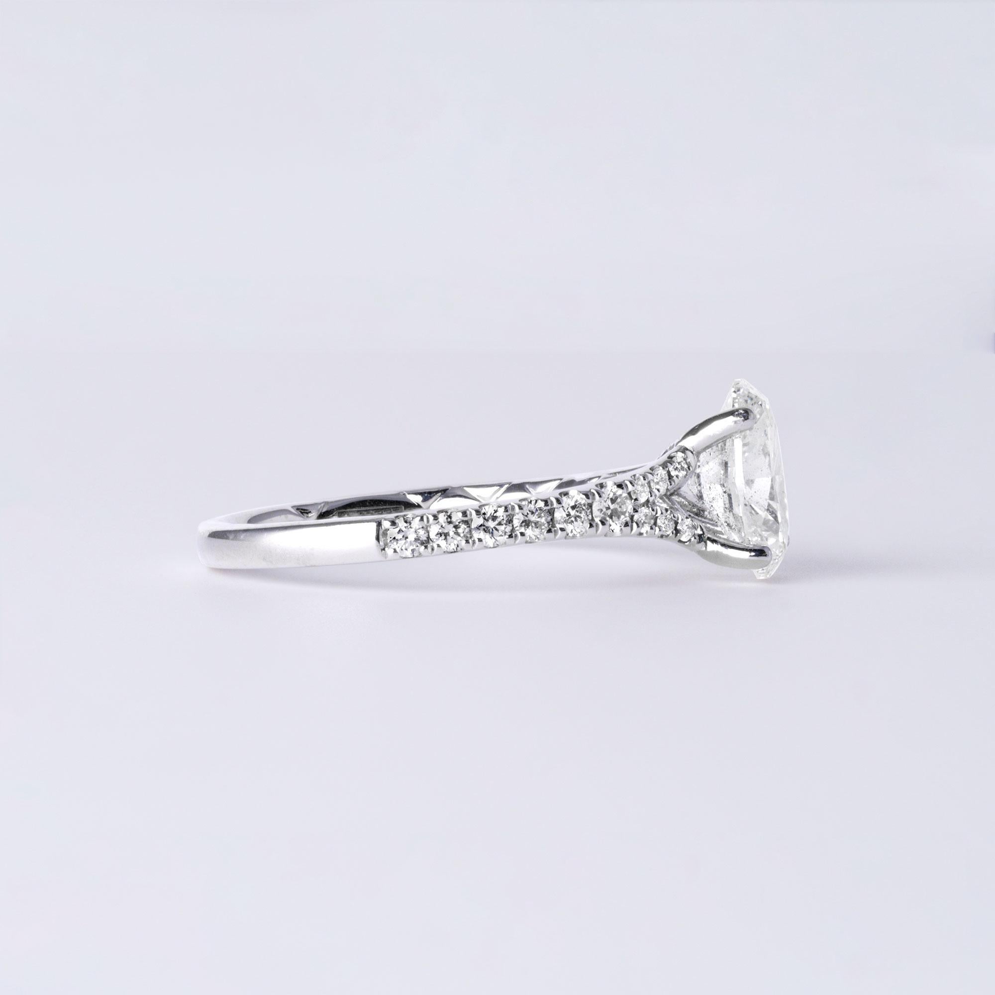 1.53 Carat Oval Cut Diamond Engagement Ring – A. Jaffe Design, 14K White Gold For Sale 7