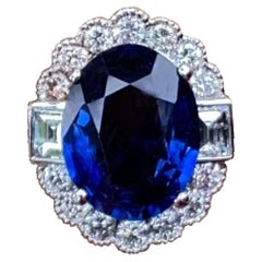 Bague en or 18 carats avec saphir de Ceylan bleu royal de 1,53 carat et halo de diamants