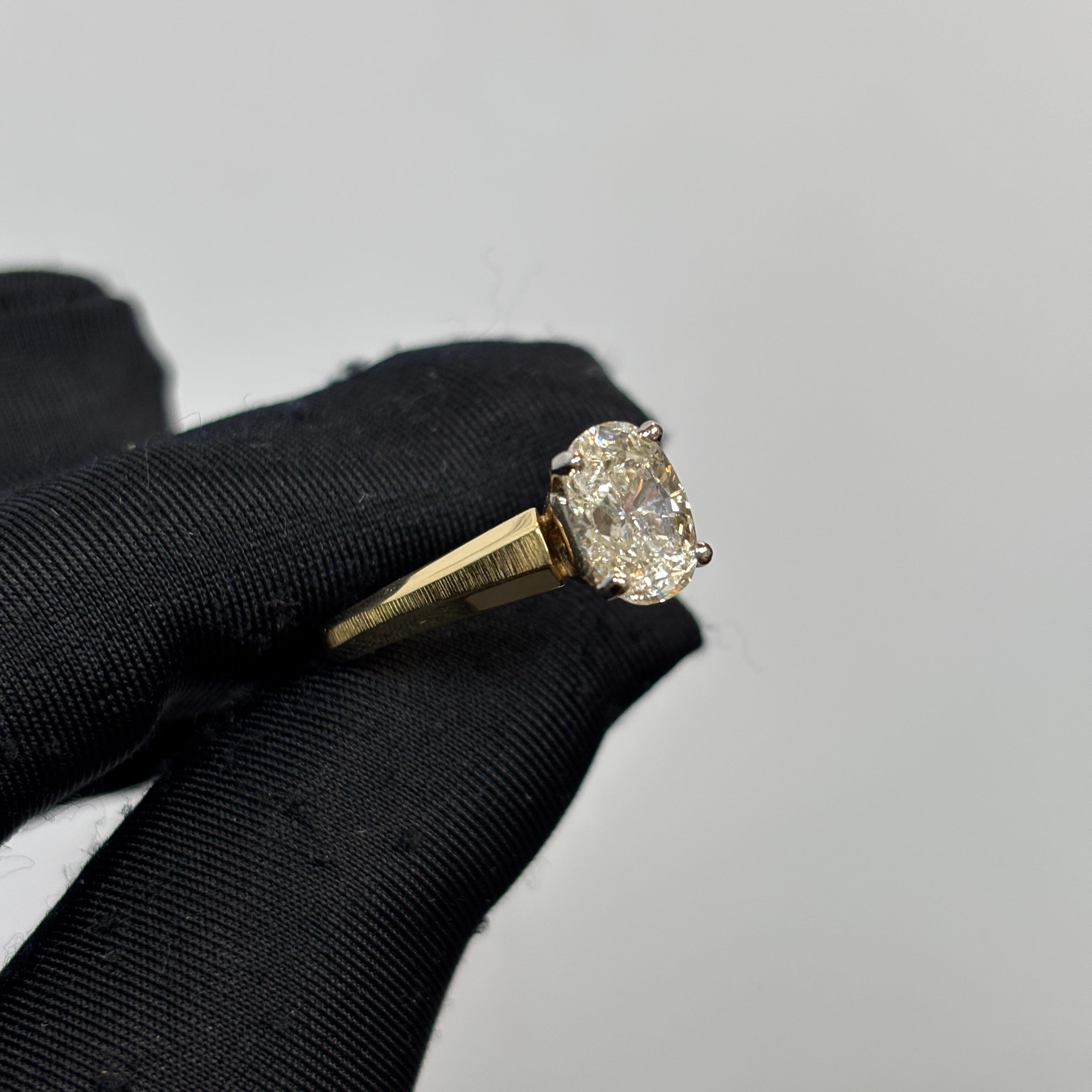 1,53 Karat Solitär Diamantring (Ovalschliff) im Angebot