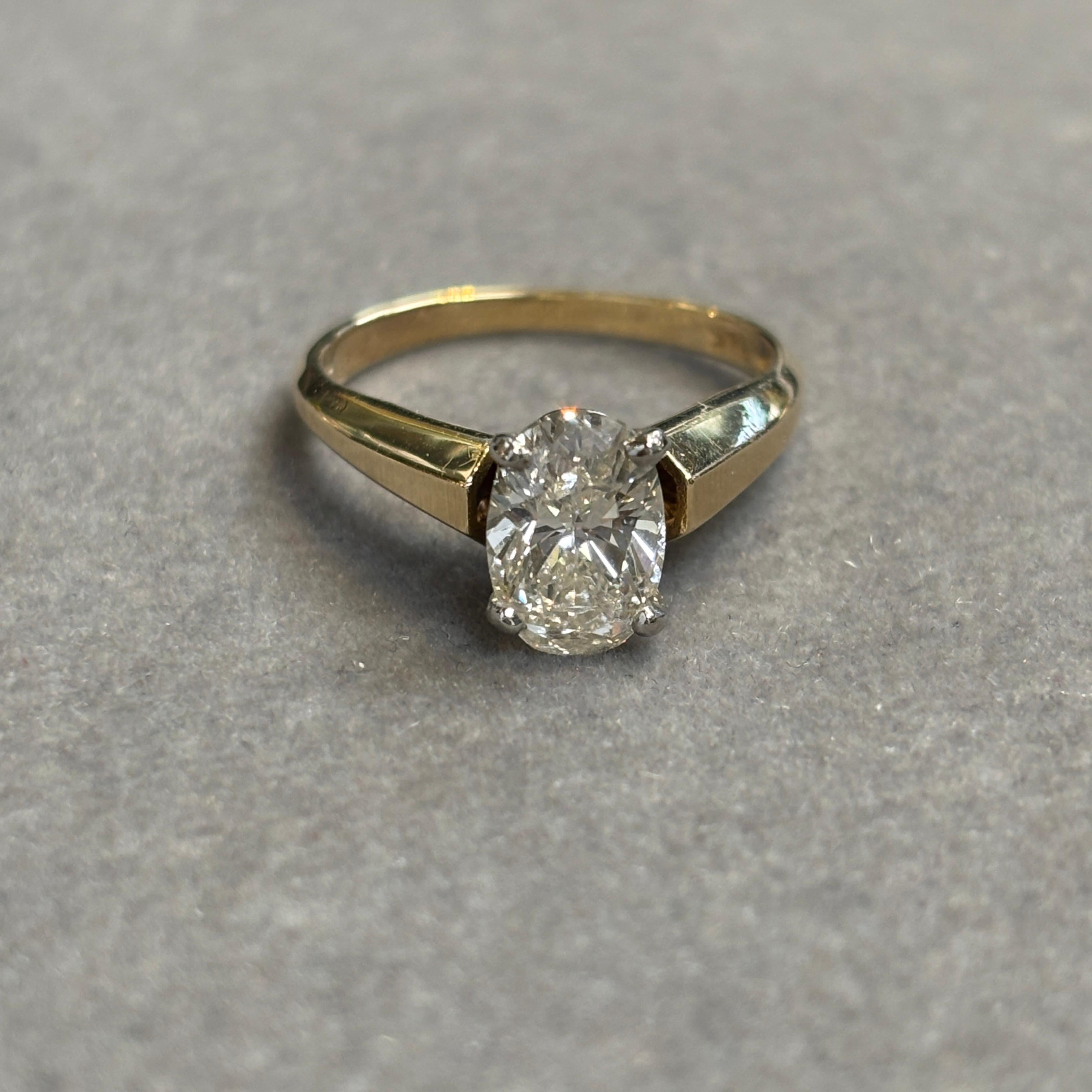 1,53 Karat Solitär Diamantring für Damen oder Herren im Angebot