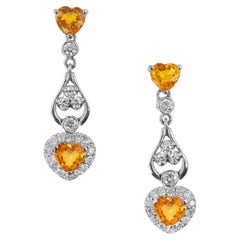 Orecchini pendenti in oro con zaffiro e diamante a forma di cuore giallo da 1,53 carati