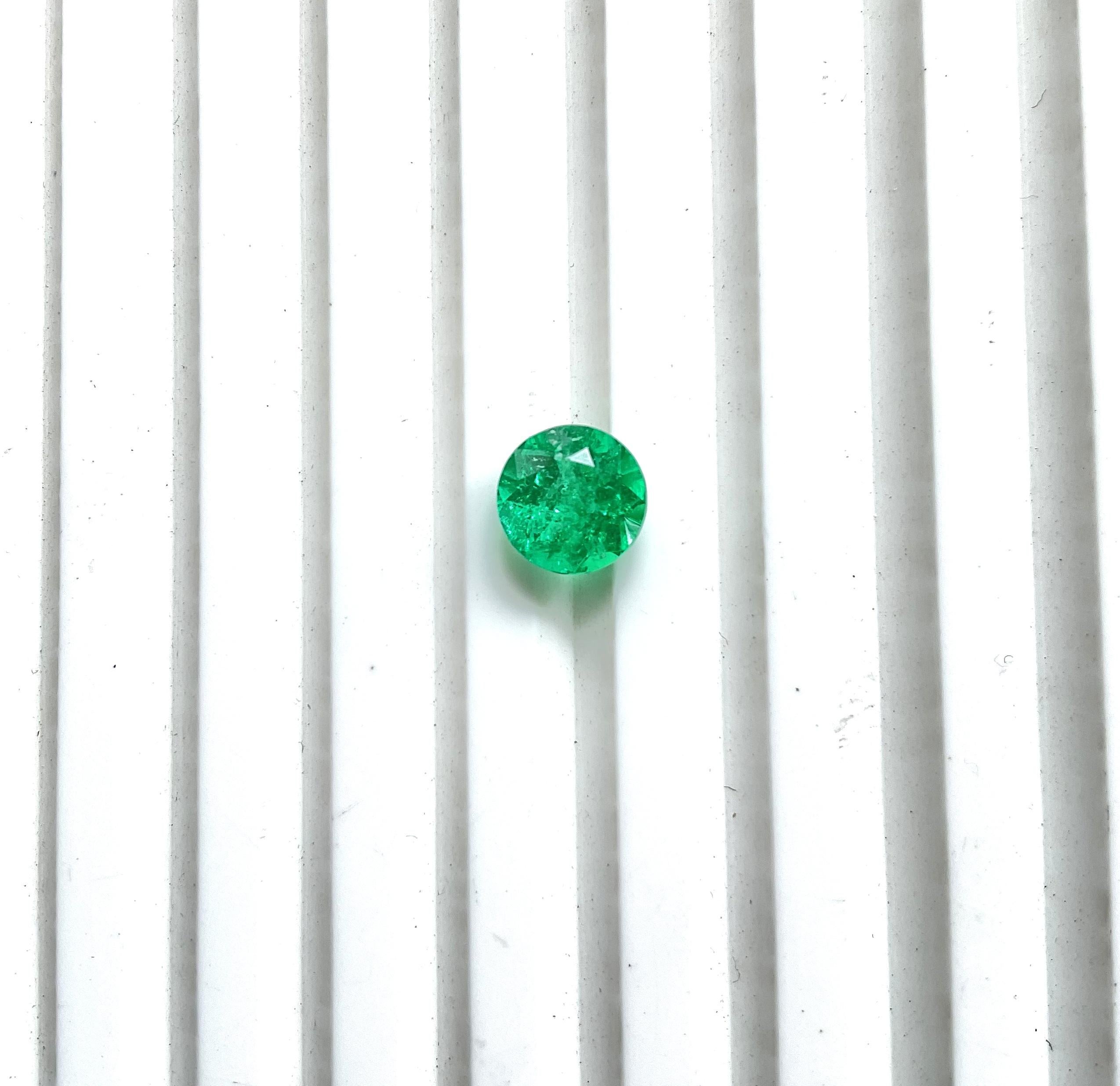 Art Deco 1.53 carats colombian emerald 7.5 mm round cutstone for fine jewelry natural gem For Sale