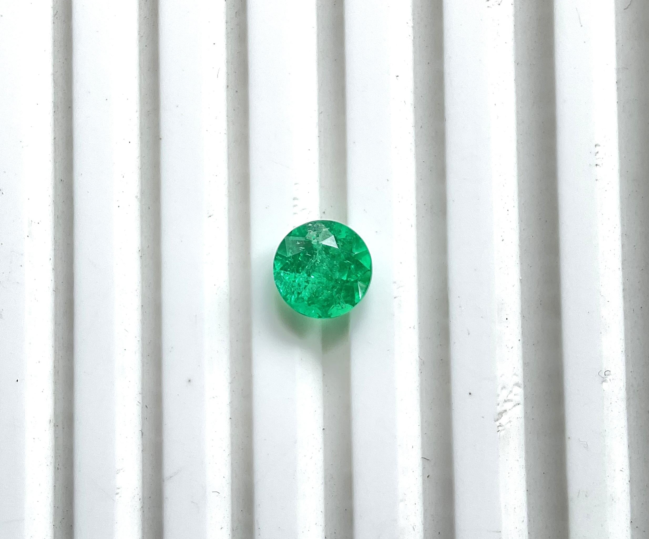 1.53 carats colombian emerald 7.5 mm round cutstone for fine jewelry natural gem In New Condition For Sale In Jaipur, RJ