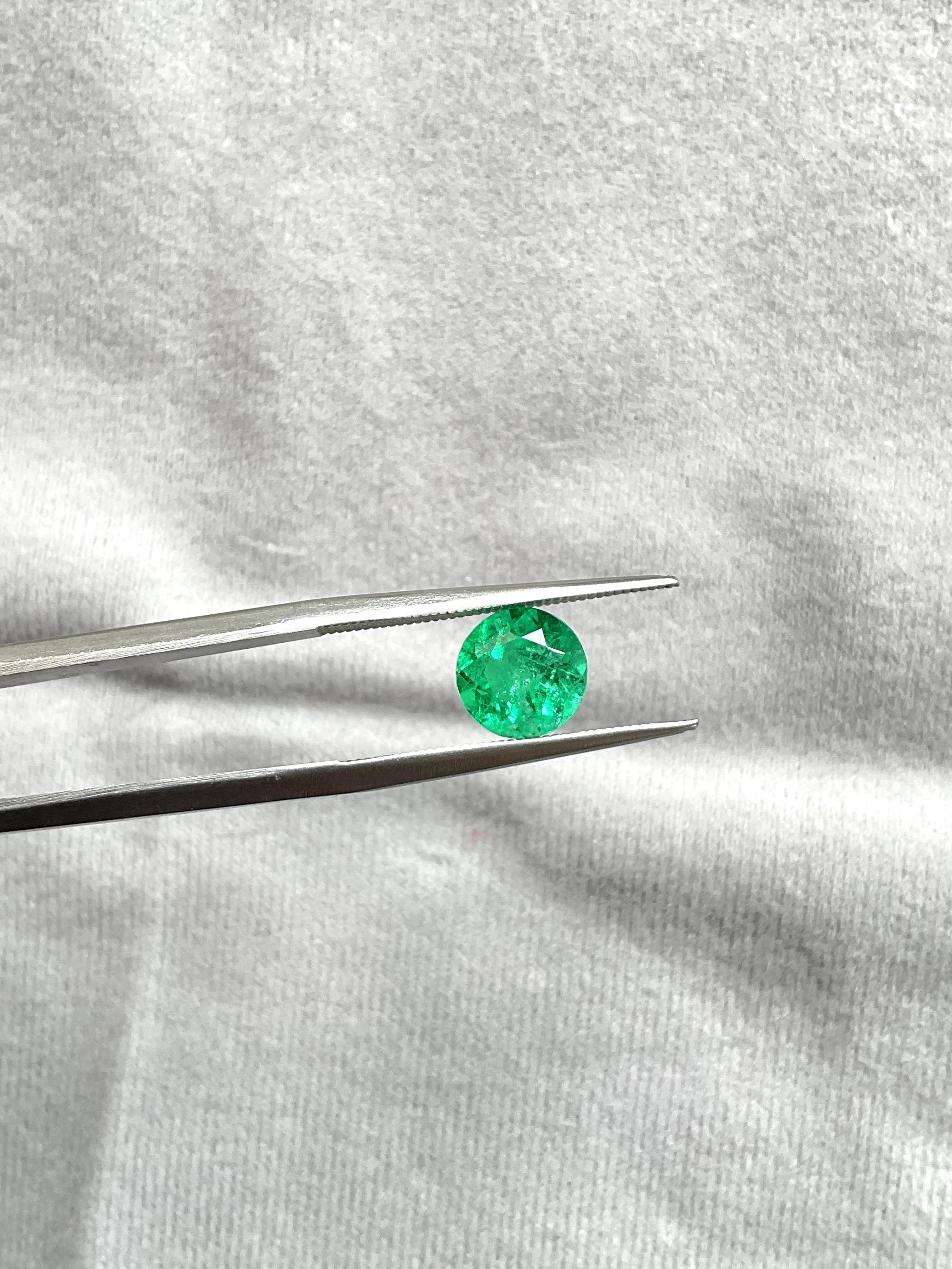 1.53 carats colombian emerald 7.5 mm round cutstone for fine jewelry natural gem For Sale 3