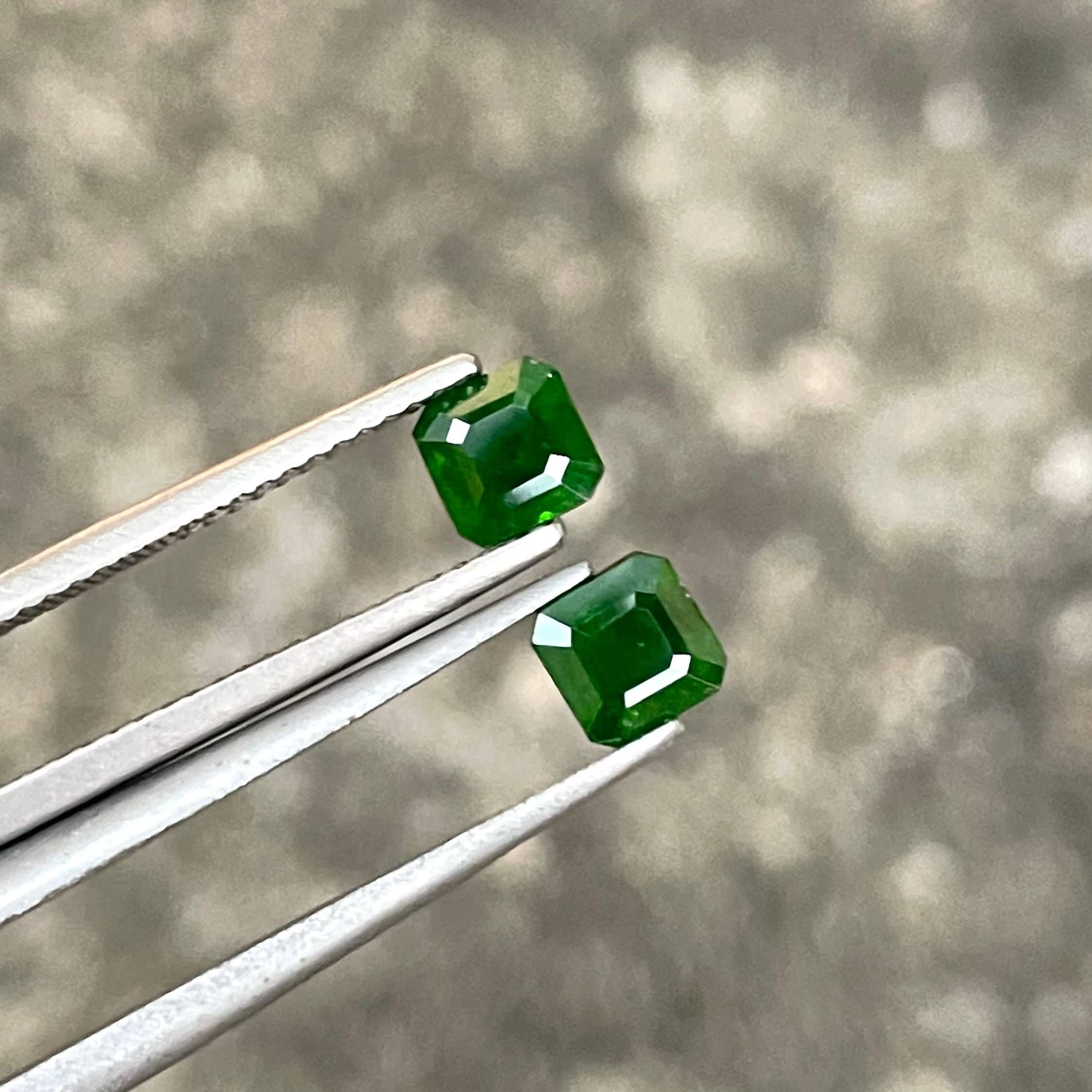 1.53 quilates Granate Demantoide Verde Pareja Talla Asscher Piedra preciosa paquistaní Moderno en venta