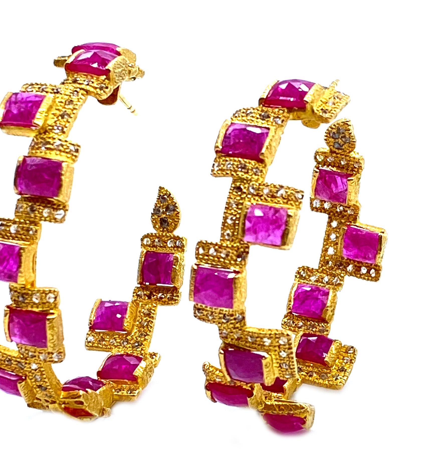 Art Deco 15.3 Carat Ruby Hoop Earrings in 20 Karat Yellow Gold For Sale