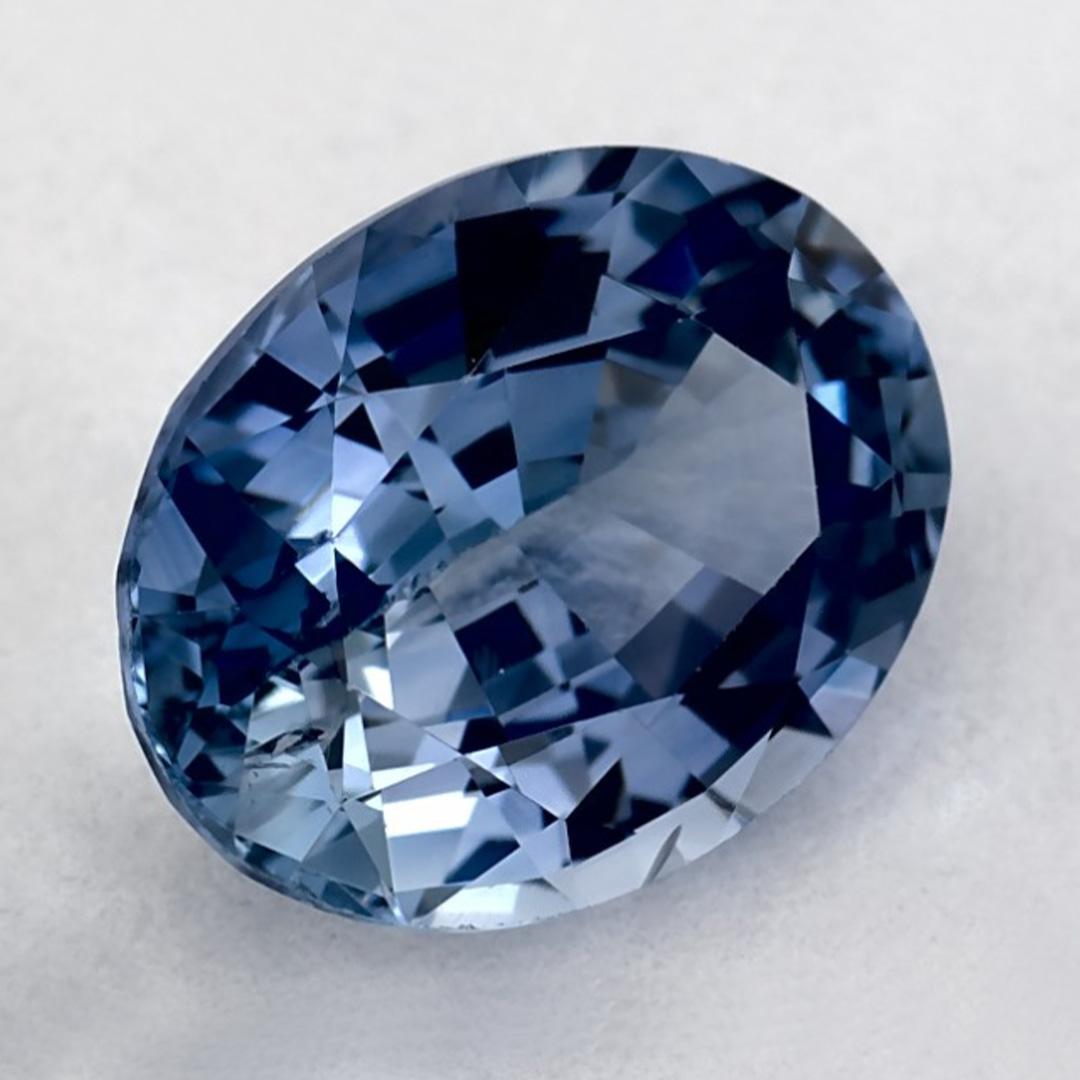 Taglio ovale 1.53 carati di zaffiro blu ovale sfuso in vendita