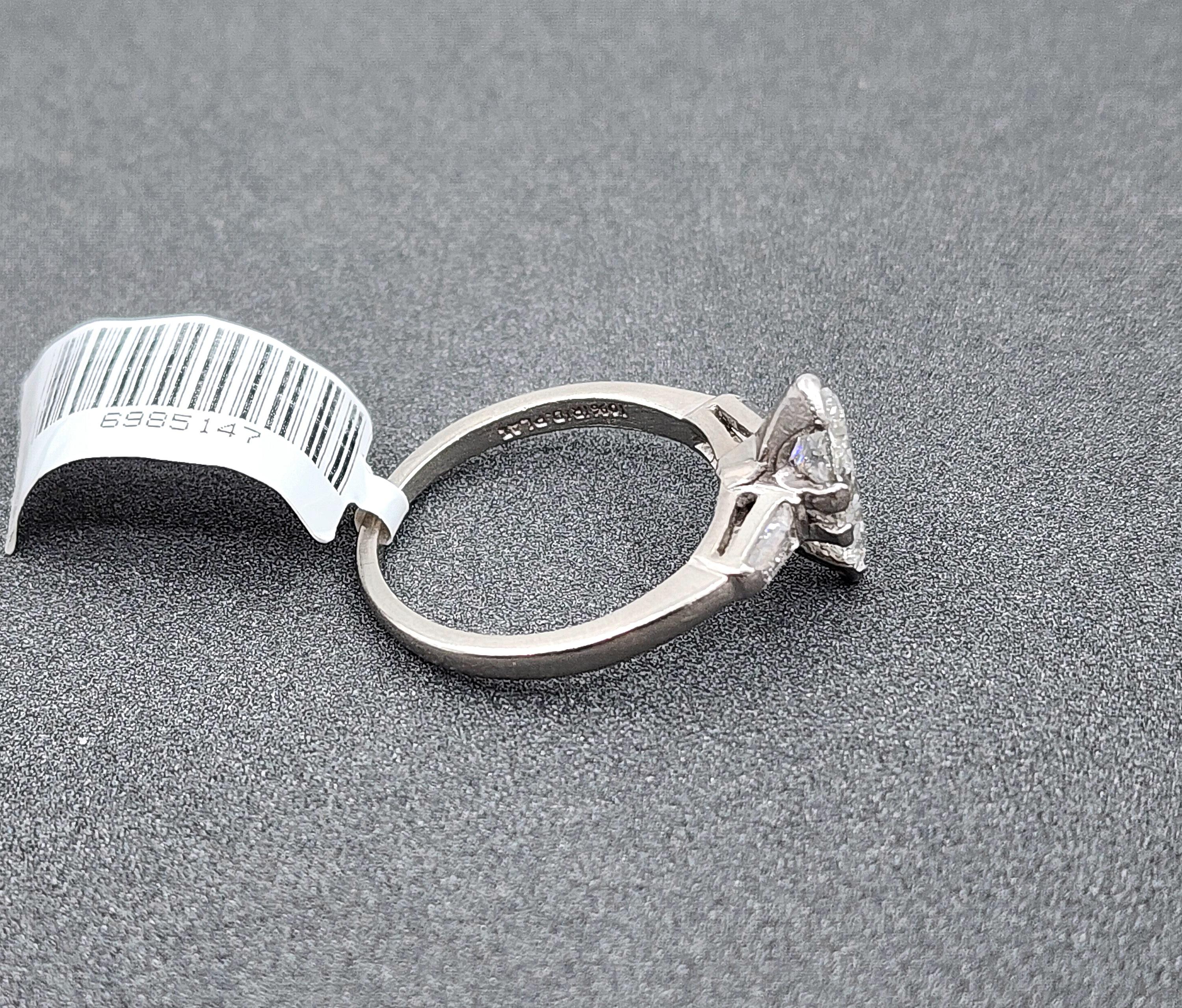 1.53 ct Diamond Ring In Excellent Condition For Sale In Chicago, IL