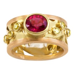 1.53 Intense Color Pink Sapphire on 18k Green Gold and Rose Gold Scrollwork Band