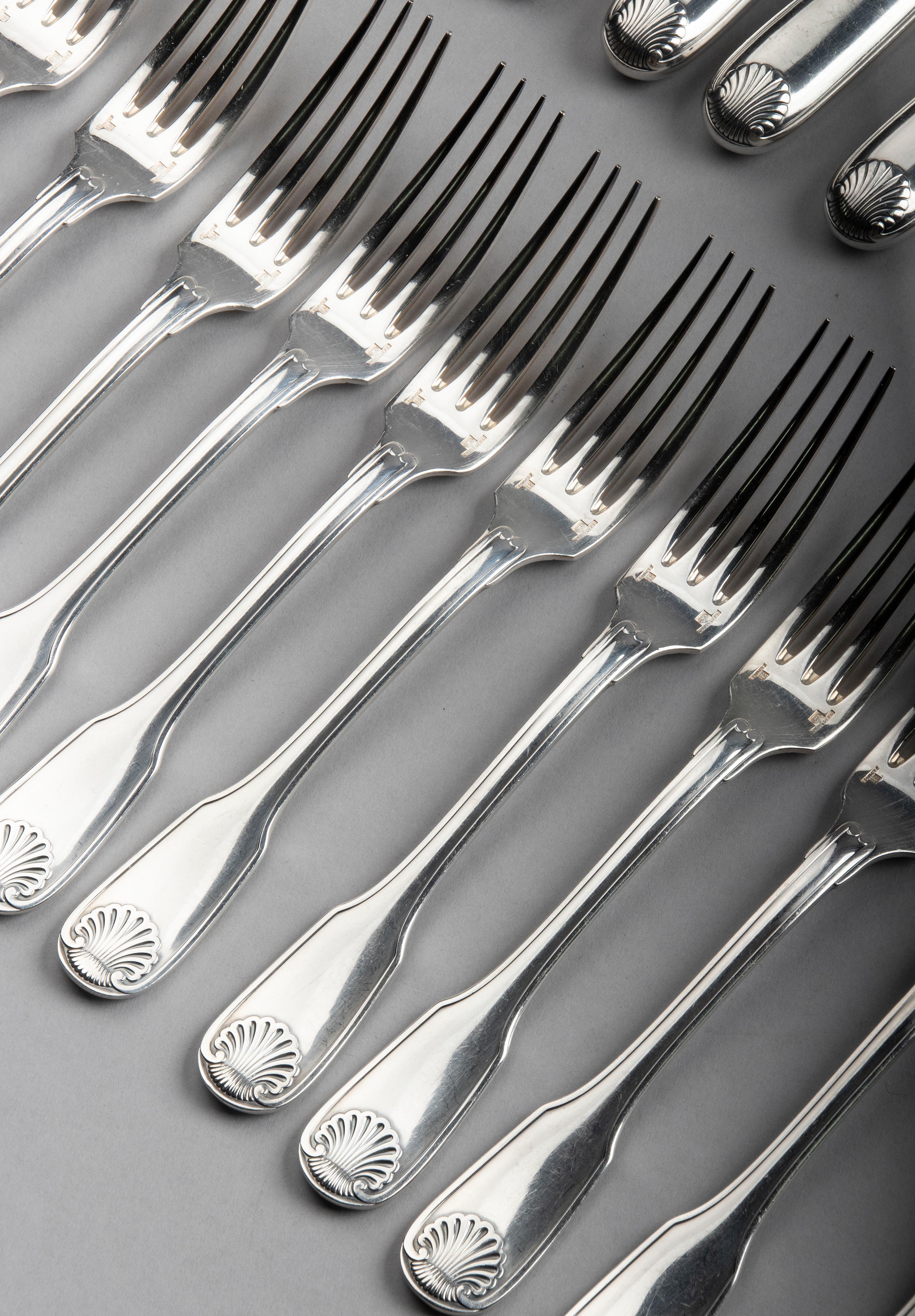 Hand-Crafted 115-Piece Set of Silver-Plated Flatware by Christofle Model Vendome Coquille