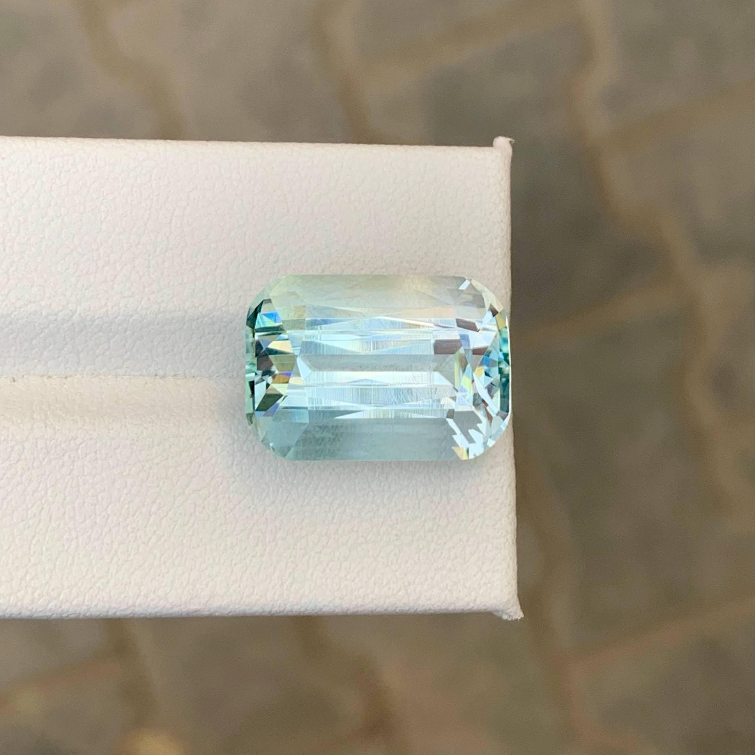 Gewicht 15,30 Karat 
Abmessungen 18,0x12,7x9,7mm
Behandlung Keine 
Herkunft Pakistan 
Klarheit VVS 
Form Schnitt Kissen 




Dieser beeindruckende natürliche hellblaue Aquamarin mit 15,30 Karat hat einen sanften, ruhigen blauen Farbton, der die