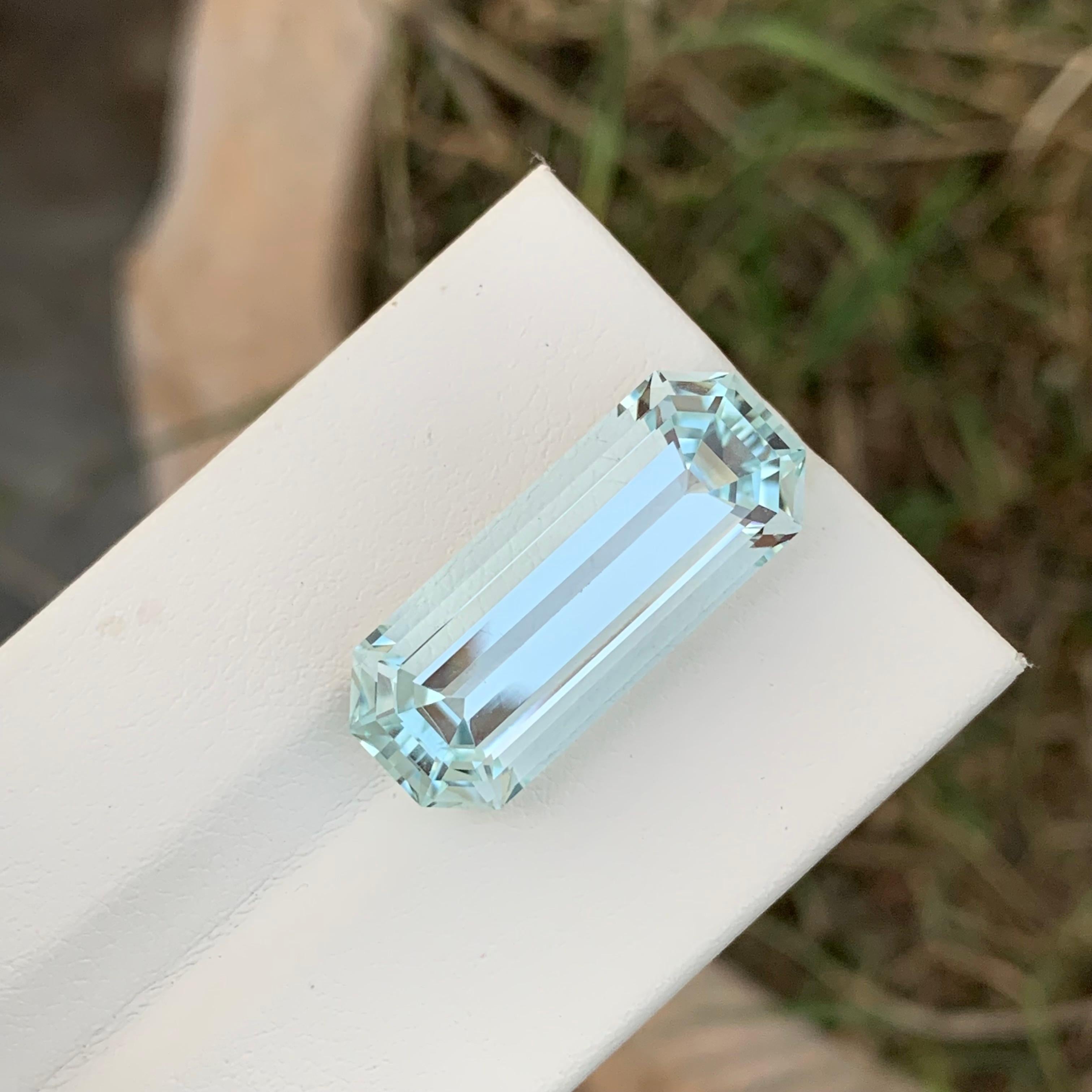 Arts and Crafts 15.30 Natural Loose Aquamarine Long Emerald Shape Gem For Necklace Jewellery For Sale