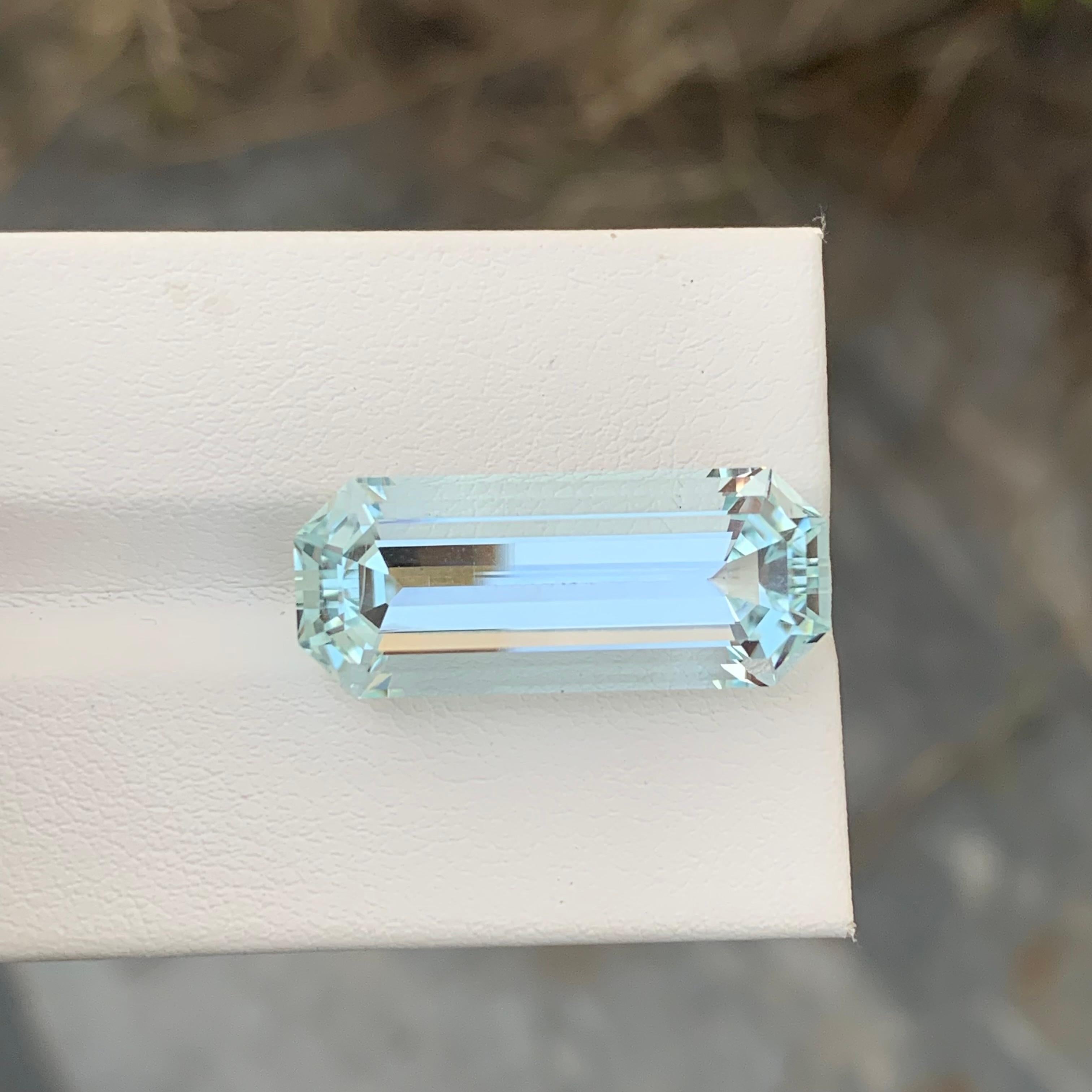 Emerald Cut 15.30 Natural Loose Aquamarine Long Emerald Shape Gem For Necklace Jewellery For Sale