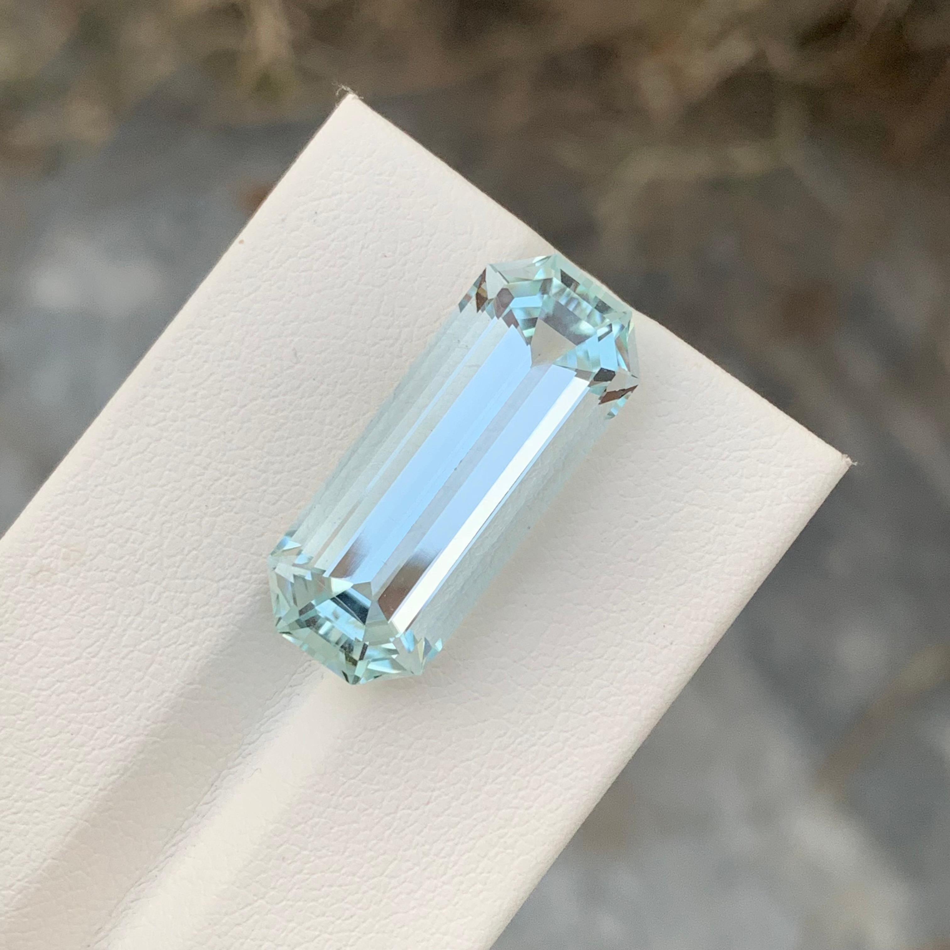 15.30 Natural Loose Aquamarine Long Emerald Shape Gem For Necklace Jewellery For Sale 1
