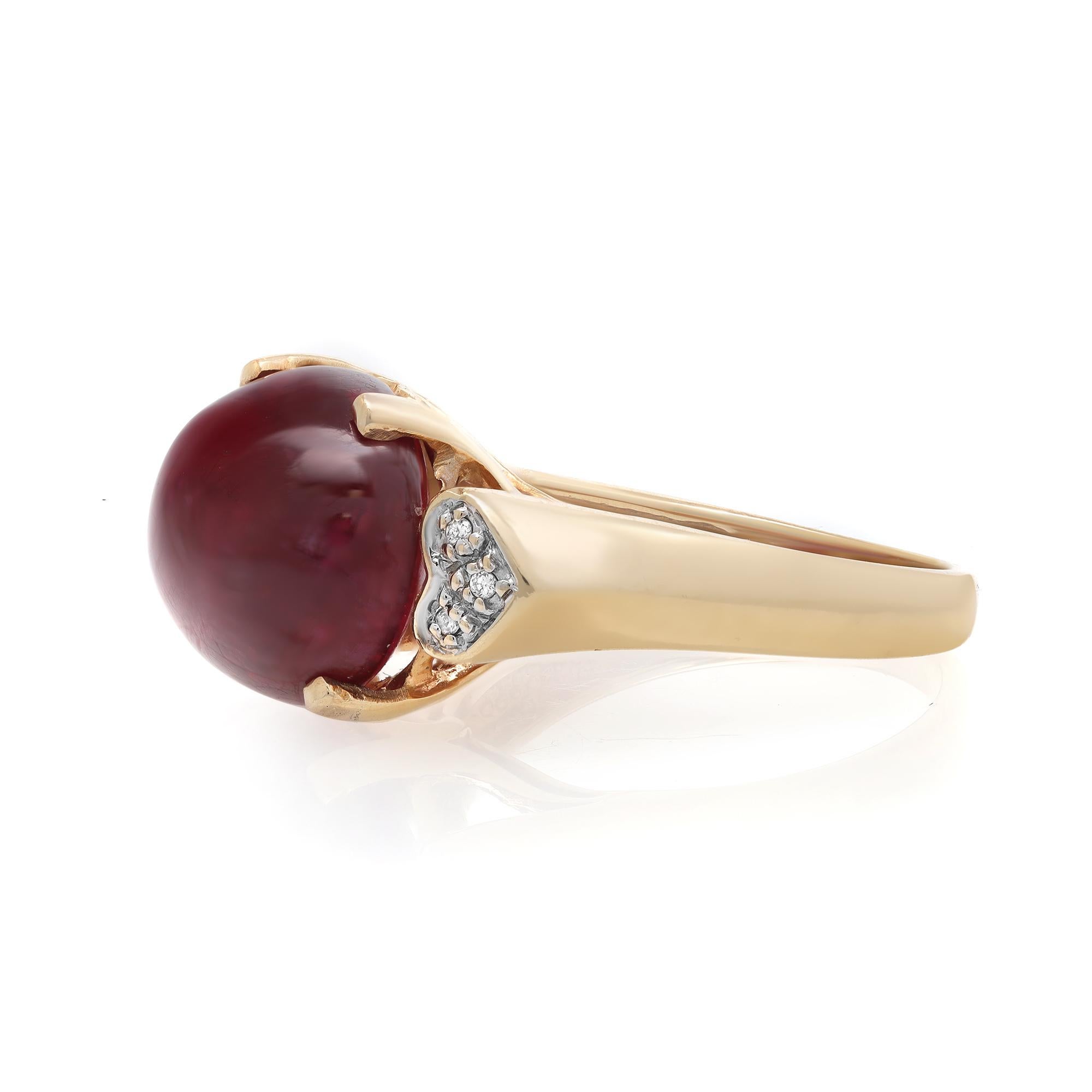 15.30cts Cabochon Ruby & 0.04cts Diamond Ladies Ring 14K Yellow Gold In Excellent Condition For Sale In New York, NY