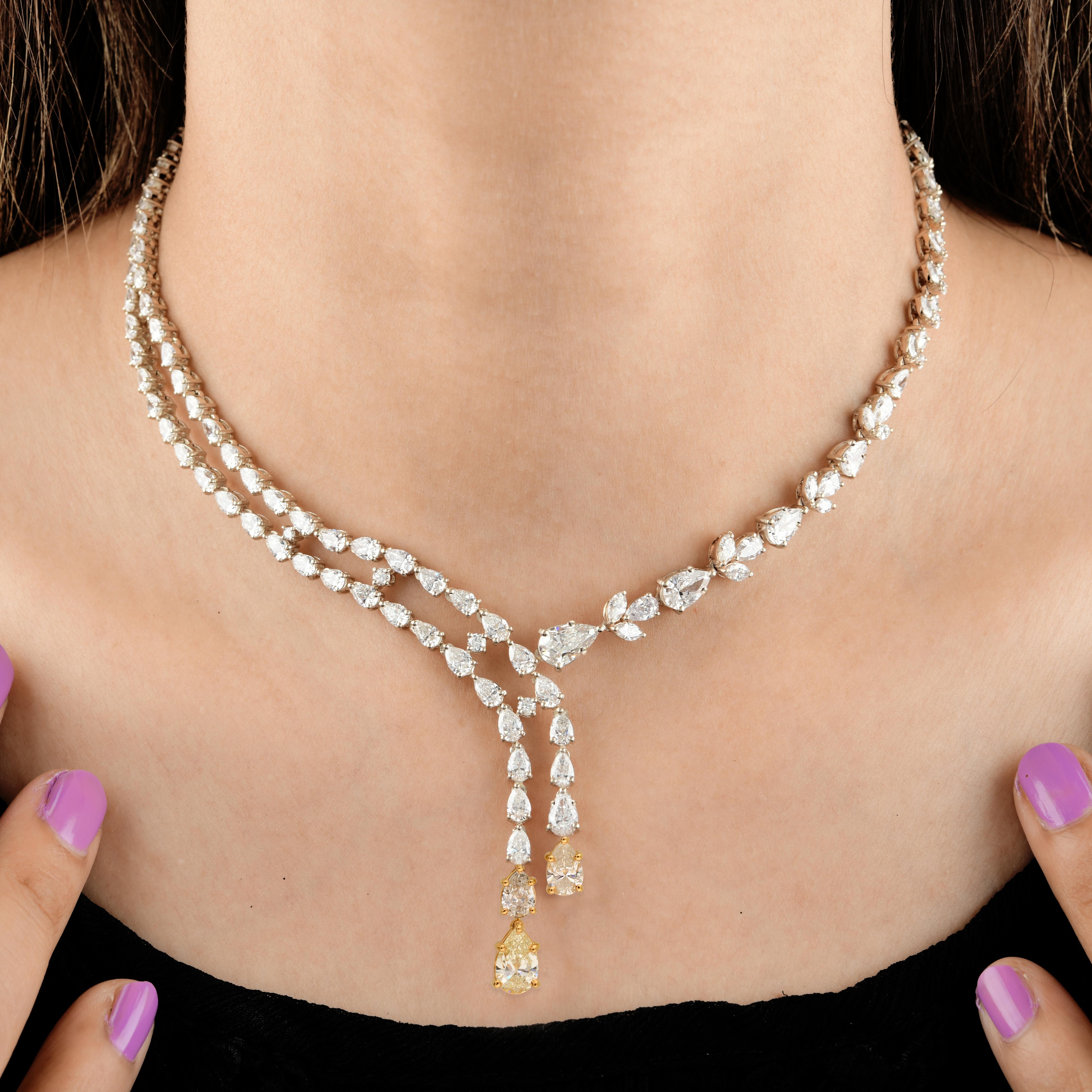 Collana Lariat con diamanti a pera da 15,32 carati in oro bianco da 18 carati Gioielli fatti a mano
Questo pezzo mozzafiato è caratterizzato da una doppia fila di diamanti taglio pera su un lato della collana e da diamanti taglio pera a forma di