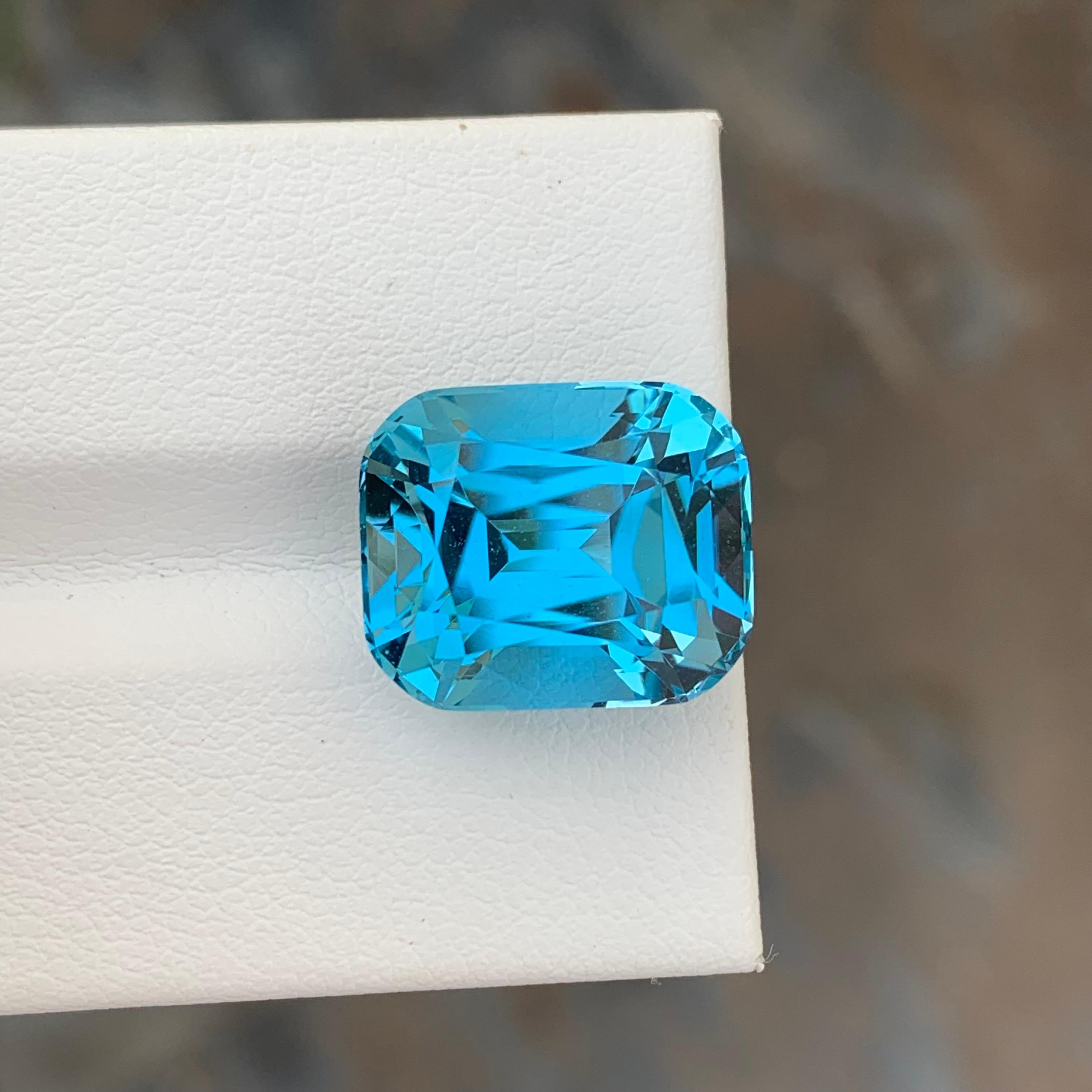 15.35 Carat Gorgeous Loose Blue Topaz Cushion Shape Gem From Brazil Mine In New Condition For Sale In Peshawar, PK