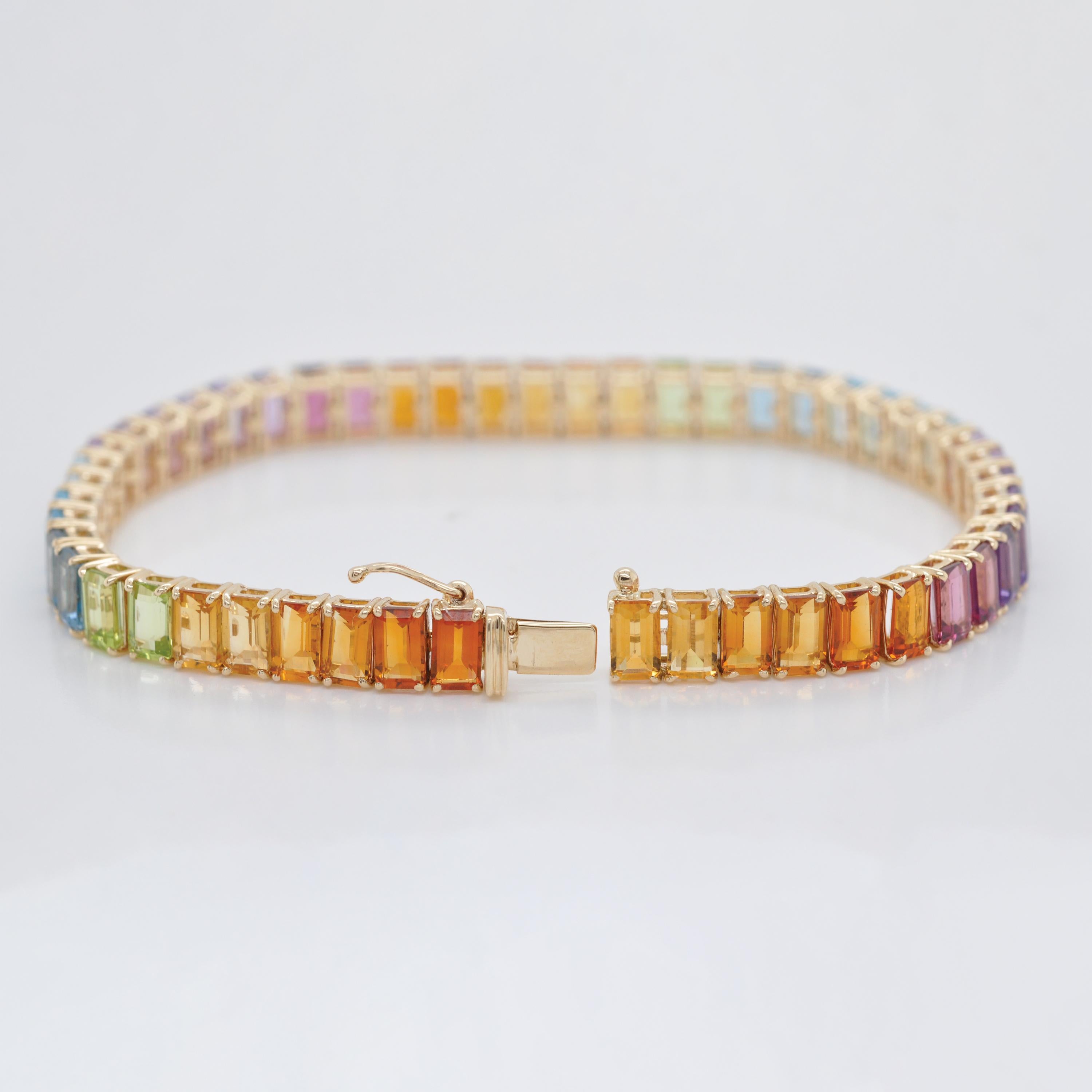 Donna Bracciale A Link d'oro a 15,35 carati con pietre arcobaleno multicolori in vendita