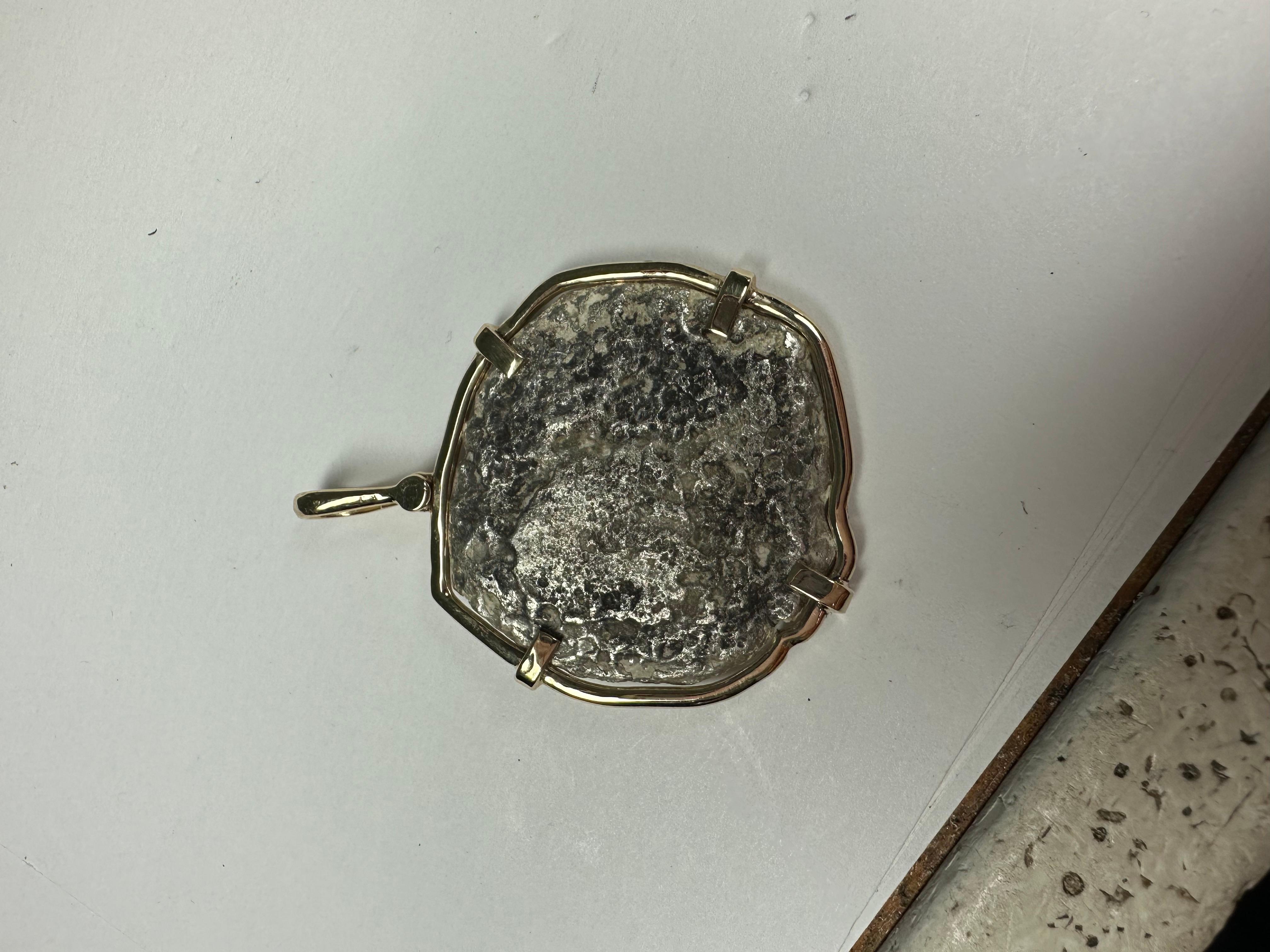 da uomo o donna Moneta d'argento del 1535 con pendente in oro 14KT Raro! in vendita