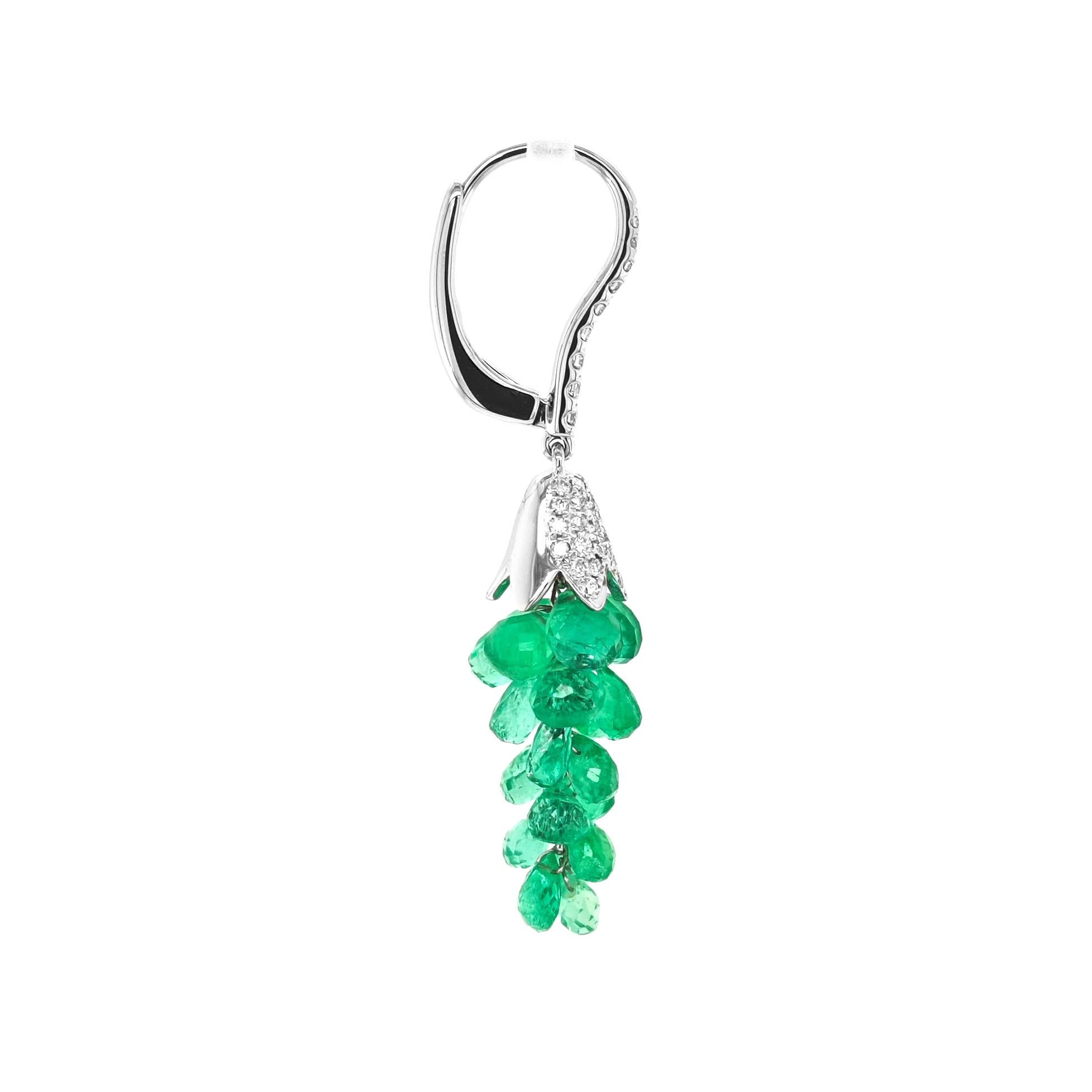 15.37 Carats Emerald and White Diamond White Gold Earrings In New Condition For Sale In New York, NY