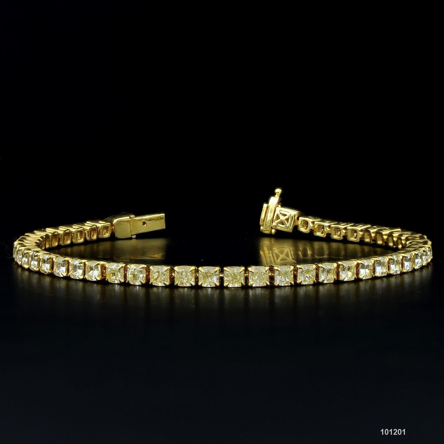 Bracelet en diamants jaunes et blancs en forme de cœur de 15,375 carats D-F VVS-VS en or 18k en vente 11
