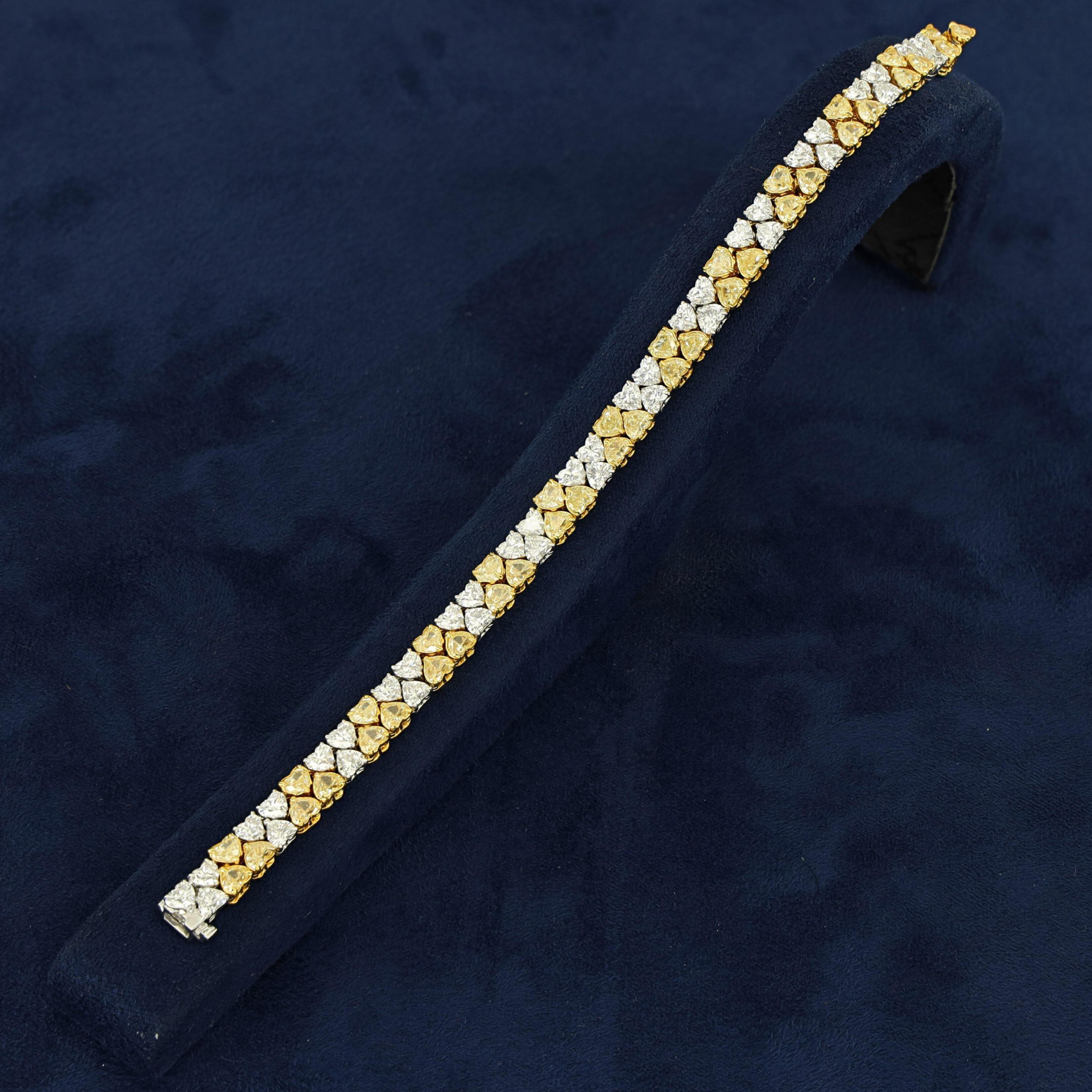 Bracelet en diamants jaunes et blancs en forme de cœur de 15,375 carats D-F VVS-VS en or 18k Neuf - En vente à Yorba Linda, CA