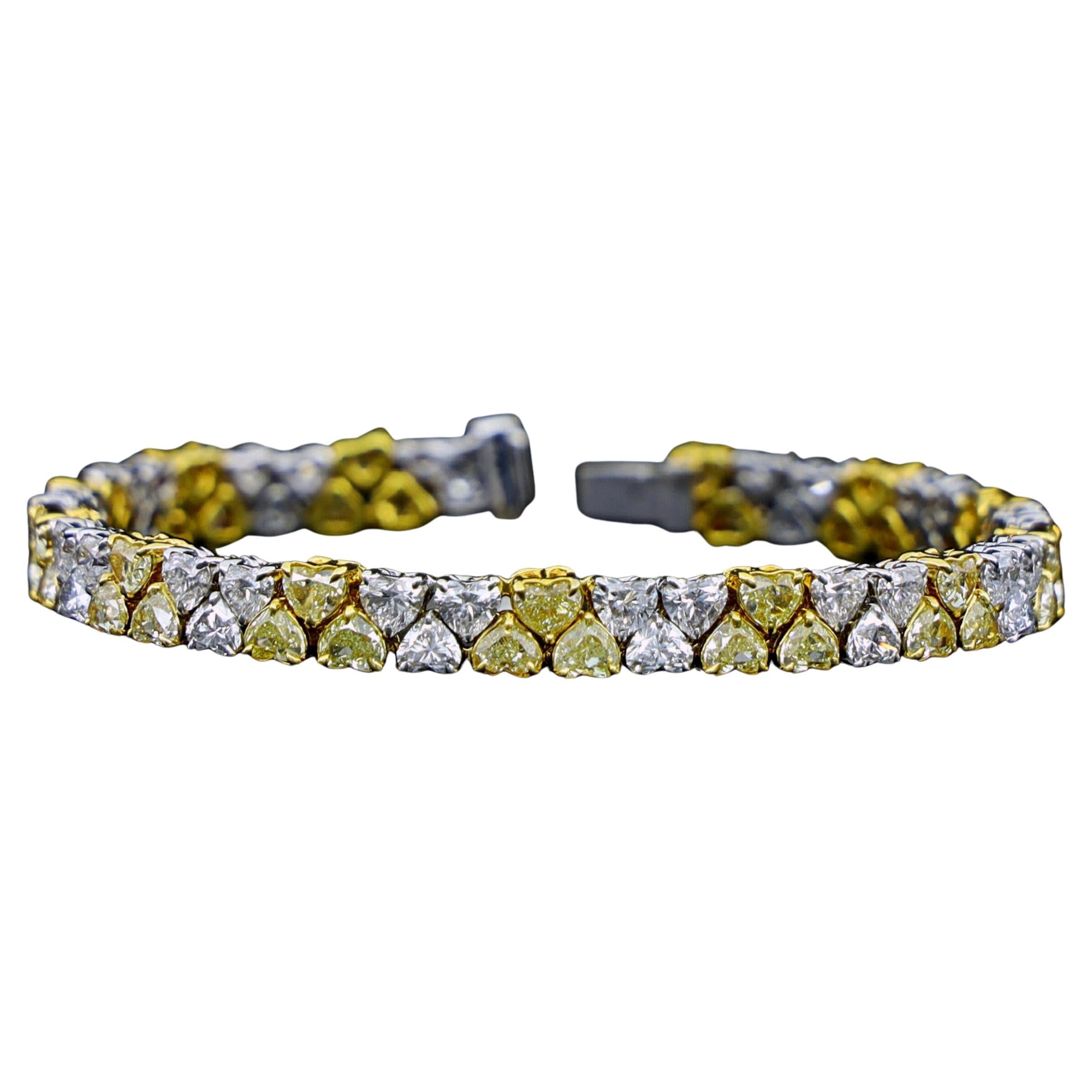 Pulsera de diamantes amarillos y blancos en forma de corazón de 15,375 quilates D-F VVS-VS Oro de 18k