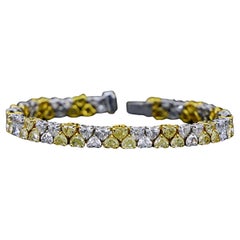 Pulsera de diamantes amarillos y blancos en forma de corazón de 15,375 quilates D-F VVS-VS Oro de 18k