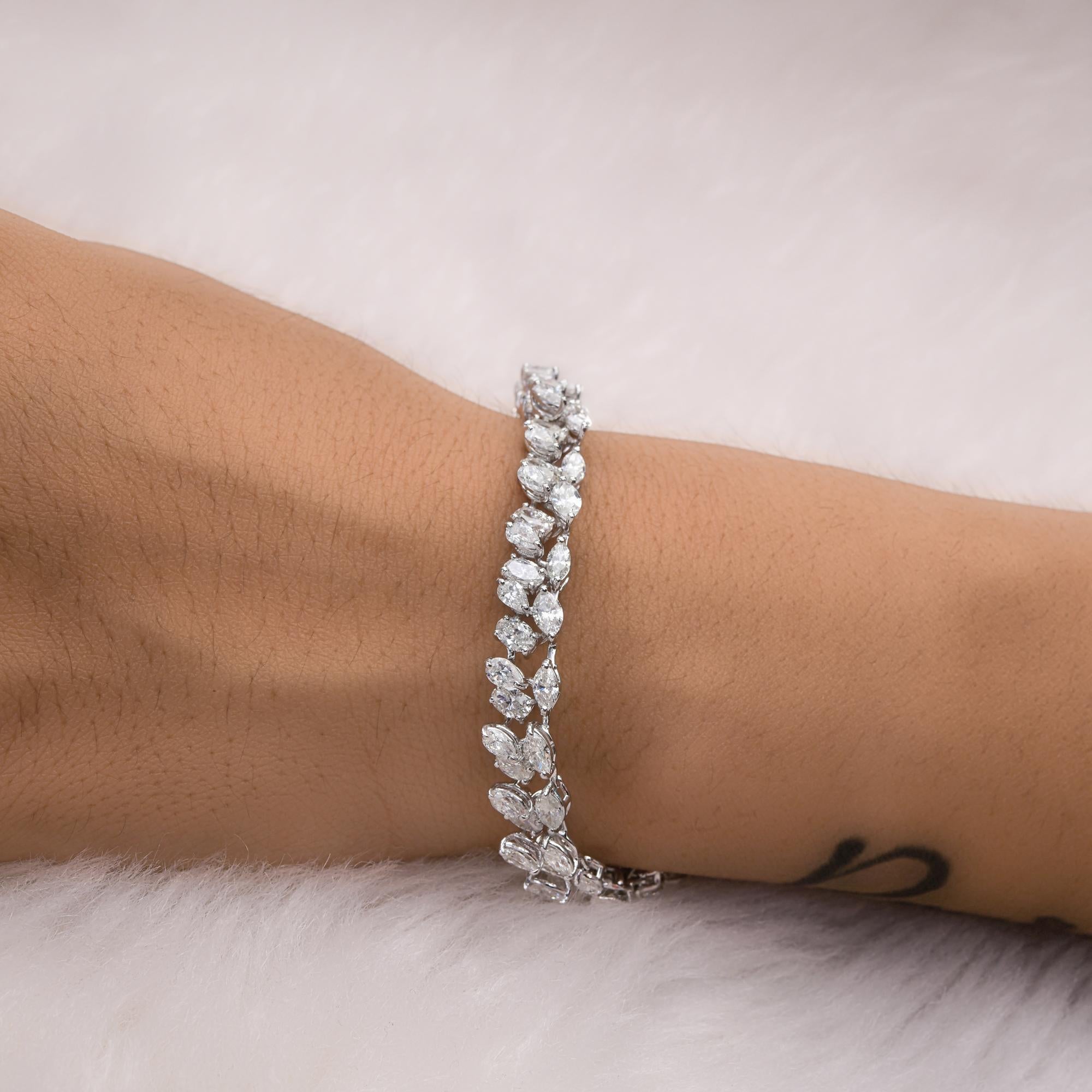 Bracciale con diamanti a forma multipla da 15,38 carati SI/H Gioielli in oro bianco 18 carati In condizioni Nuovo in vendita a Diera, Dubai