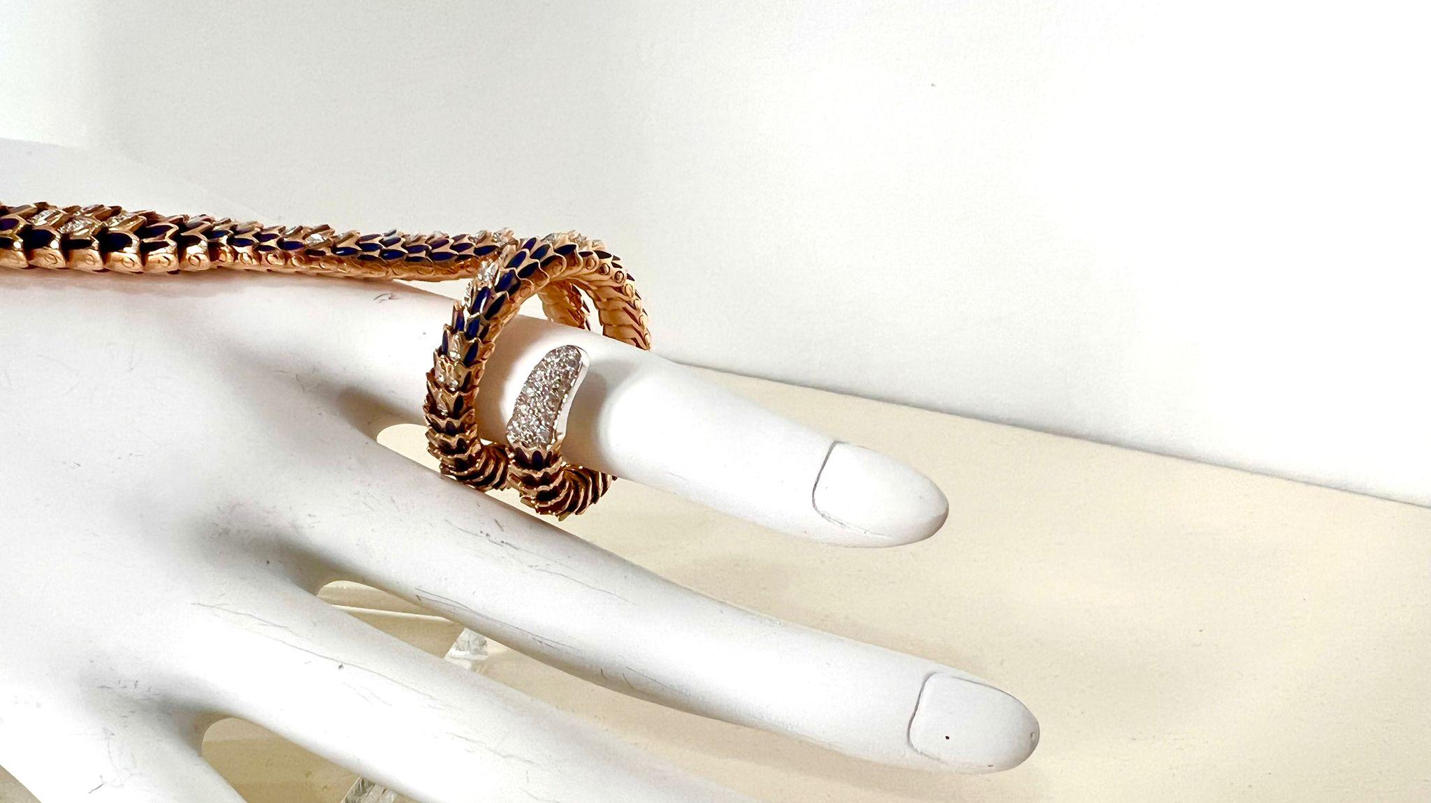 153.84gr Flexible Snake Diamond Ring-Bracelet with Blue Enamel in 18kt Rose Gold For Sale 2