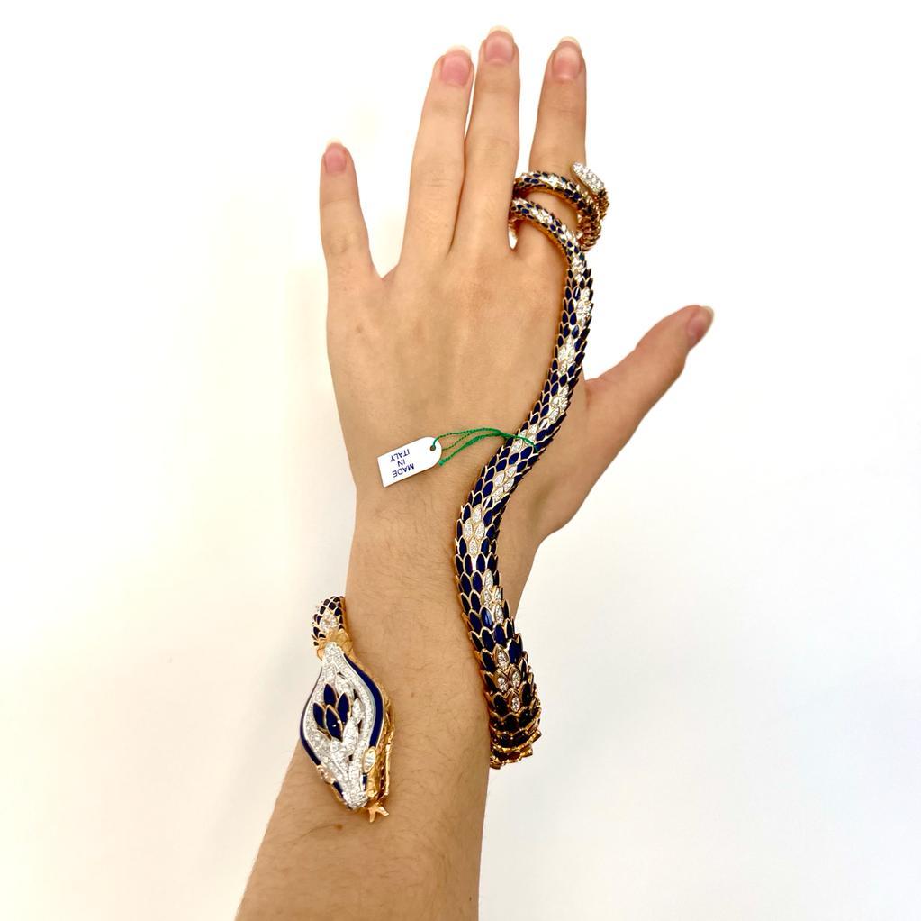 Brilliant Cut 153.84gr Flexible Snake Diamond Ring-Bracelet with Blue Enamel in 18kt Rose Gold For Sale