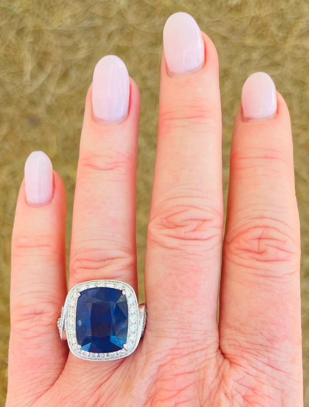 15.38ct Cushion Cut Sapphire Ring In Excellent Condition For Sale In Scottsdale, AZ