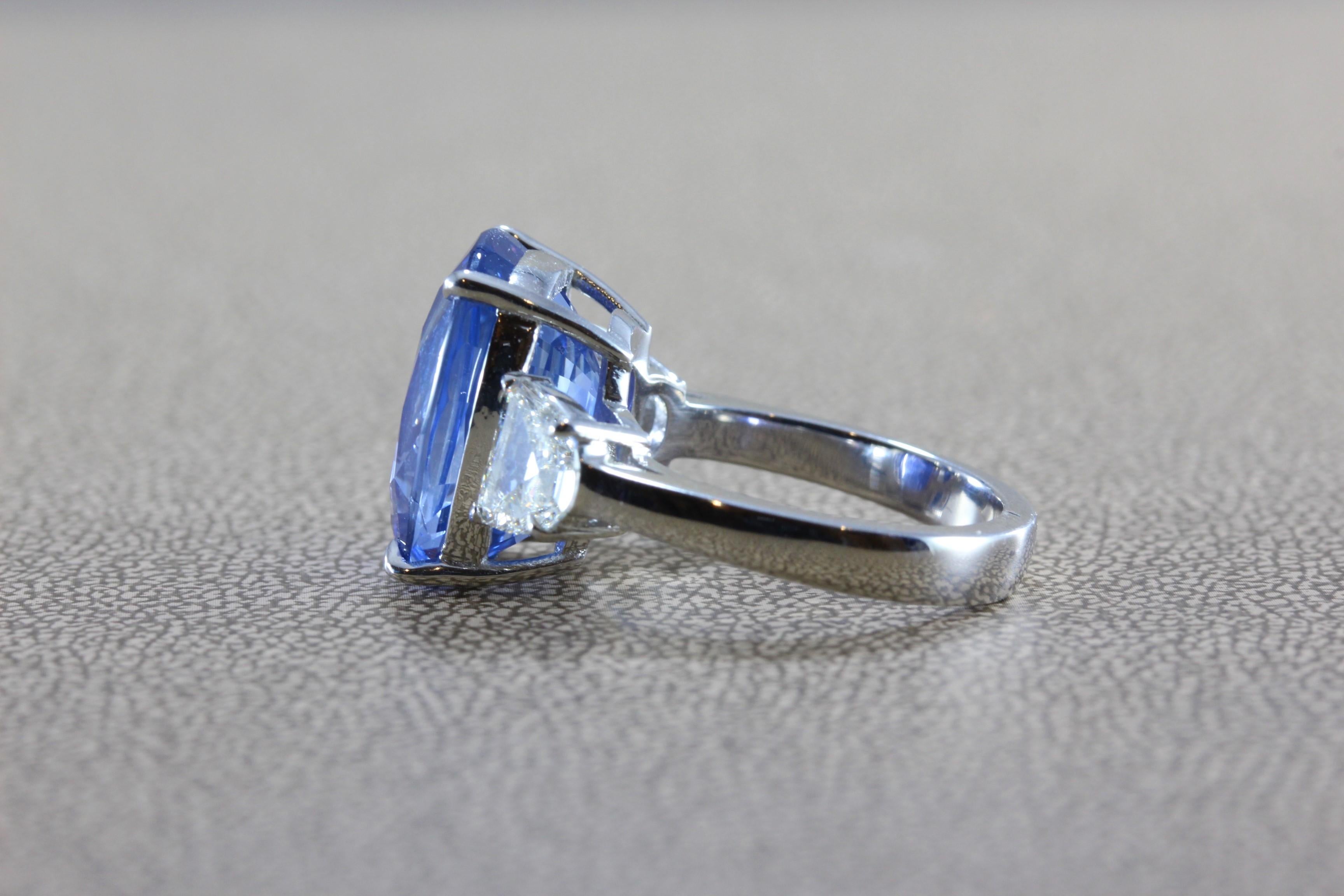 15.39 Carat Blue Sapphire Three-Stone Diamond Platinum Ring, GIA In New Condition In Beverly Hills, CA