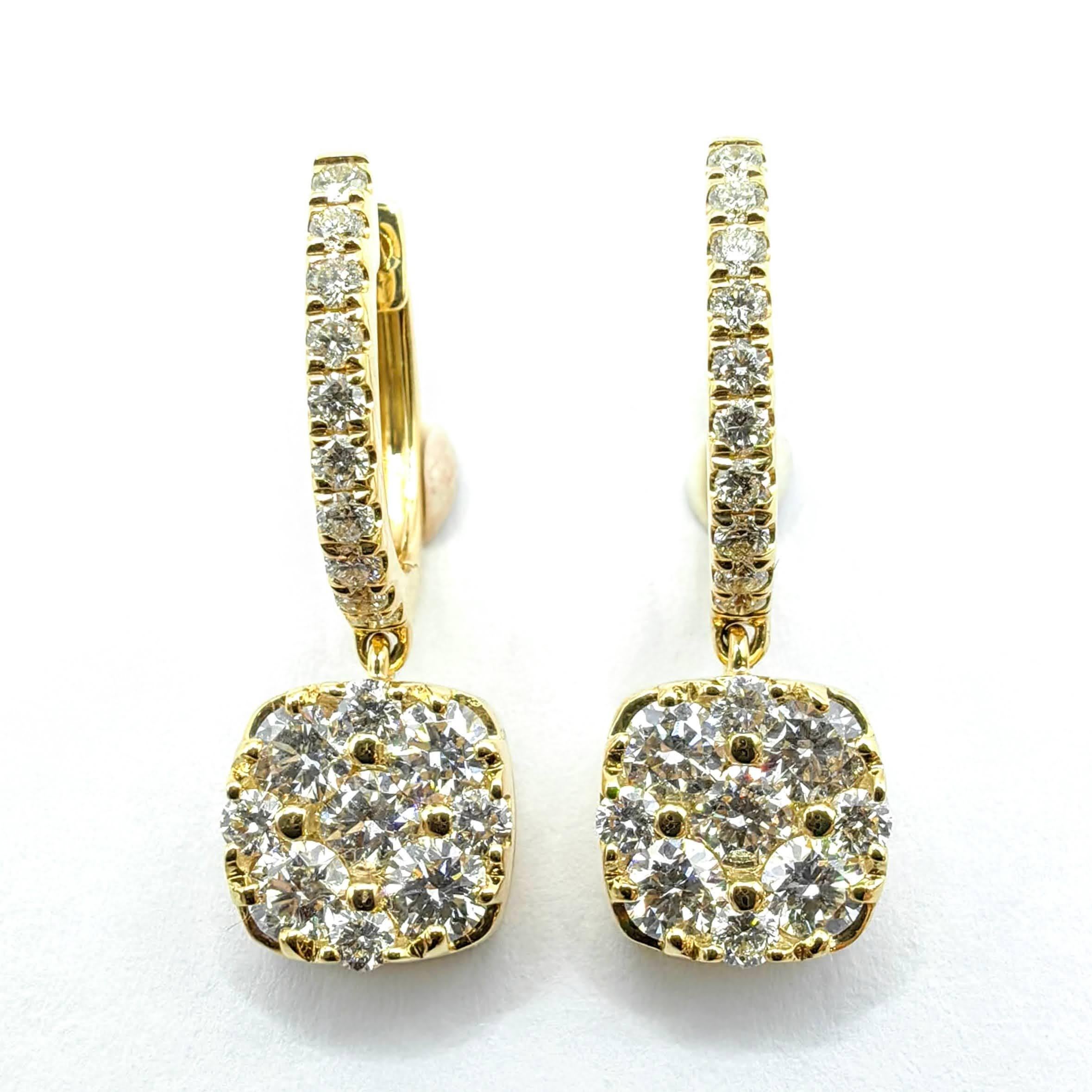 1.53ct Cushion Cluster Illusion Diamond Drop Earrings in 18K Yellow Gold in vendita 1