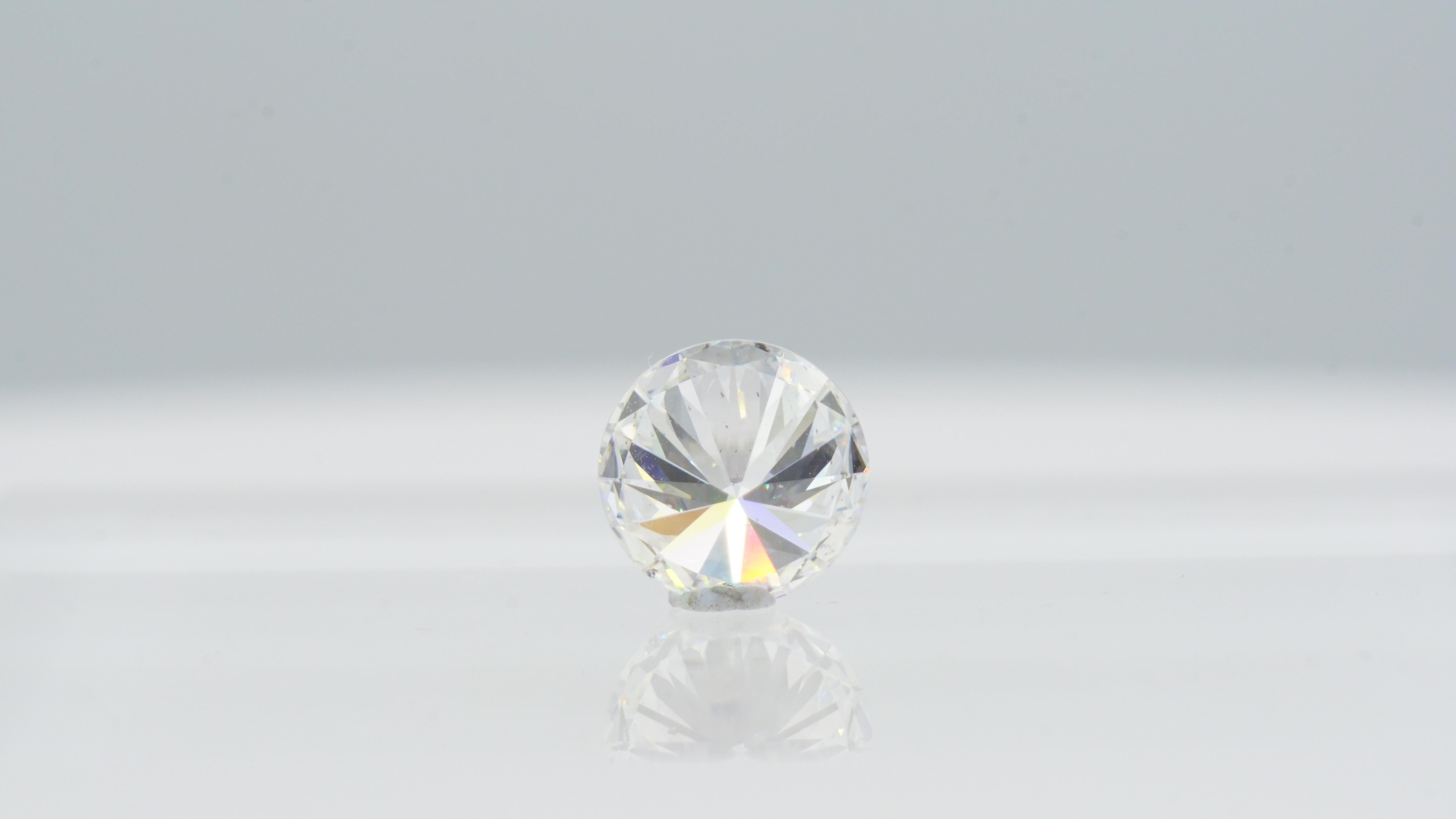 1,53 Karat runder Diamant im Brillantschliff GIA zertifiziert Lose ausgezeichnete Symmetrie E SI2 (Rundschliff) im Angebot