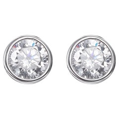 Clous d'oreilles en argent rhodié avec zirconia cubique sertie en serti caoutchouc 1,53 carat