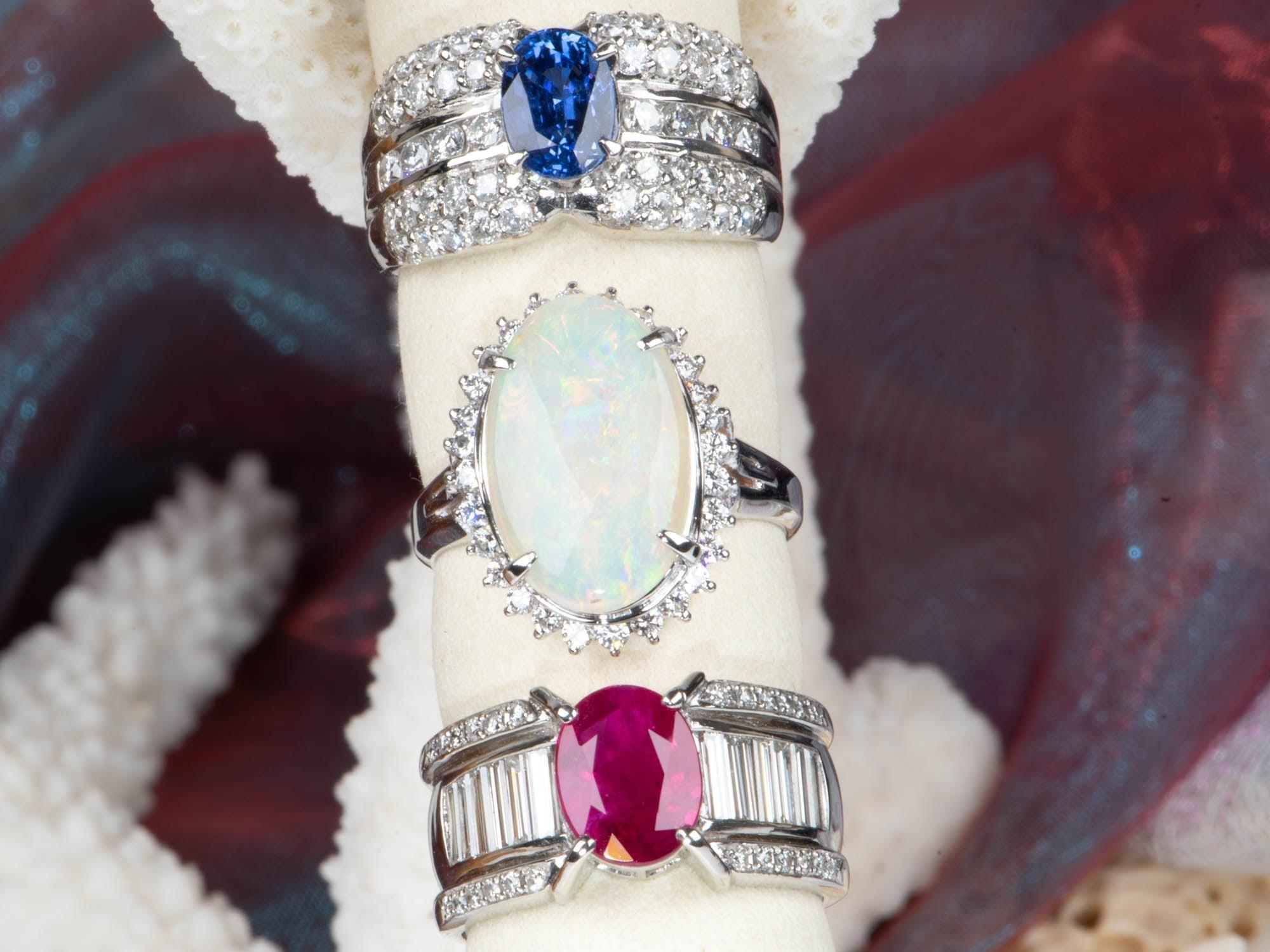 1.53ct Saphir sur large bande de diamant Bague de fiançailles en platine PT900 lourd 11.4g en vente 3