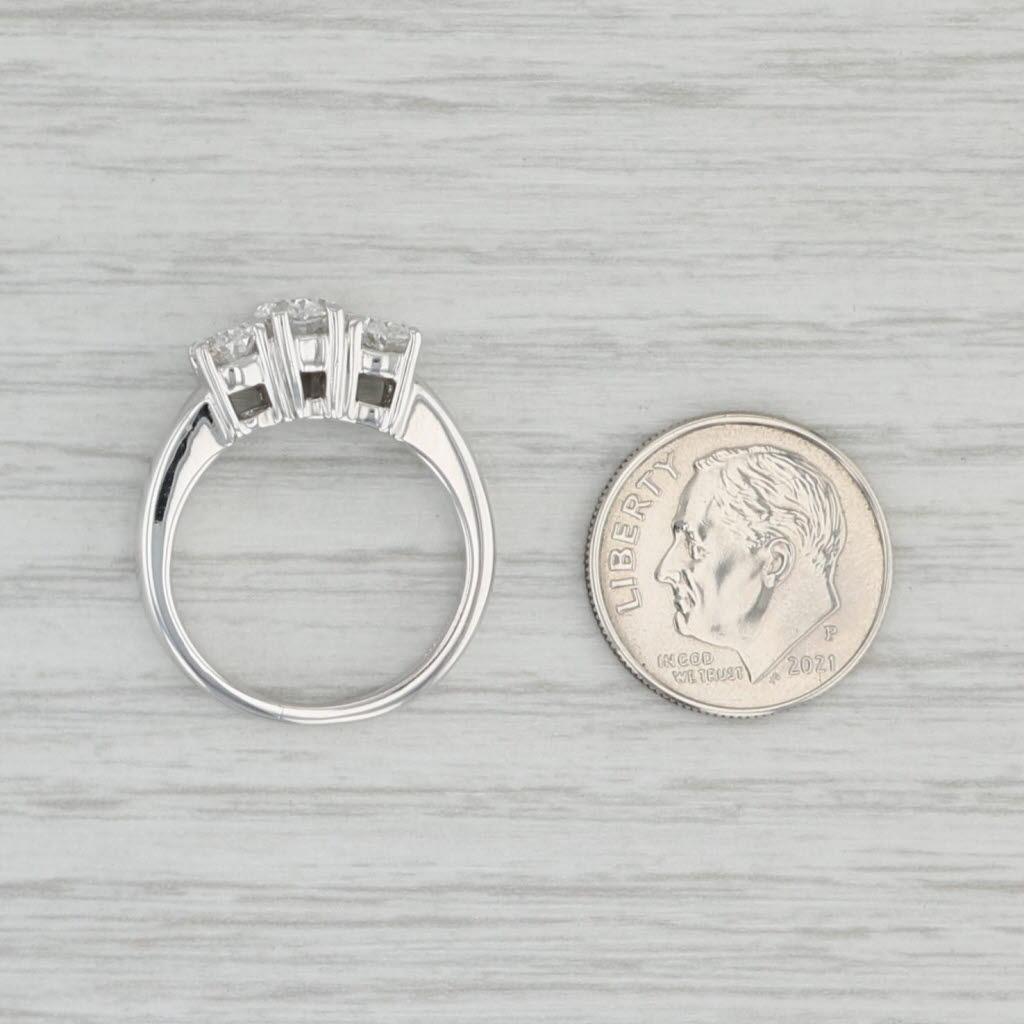 Anello a 3 pietre con diamante ovale da 1,53 ct. in oro bianco 14k, misura 6, per il fidanzamento in vendita 4