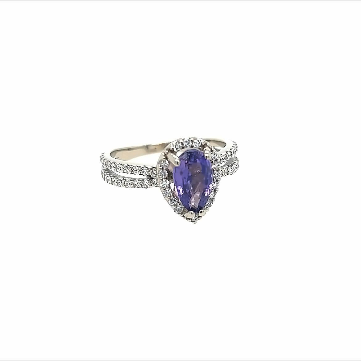 Art Deco 1.54 Carat Ceylon Violet Stunning Sapphire & Diamond Ring Set in Wht 14k Gold For Sale