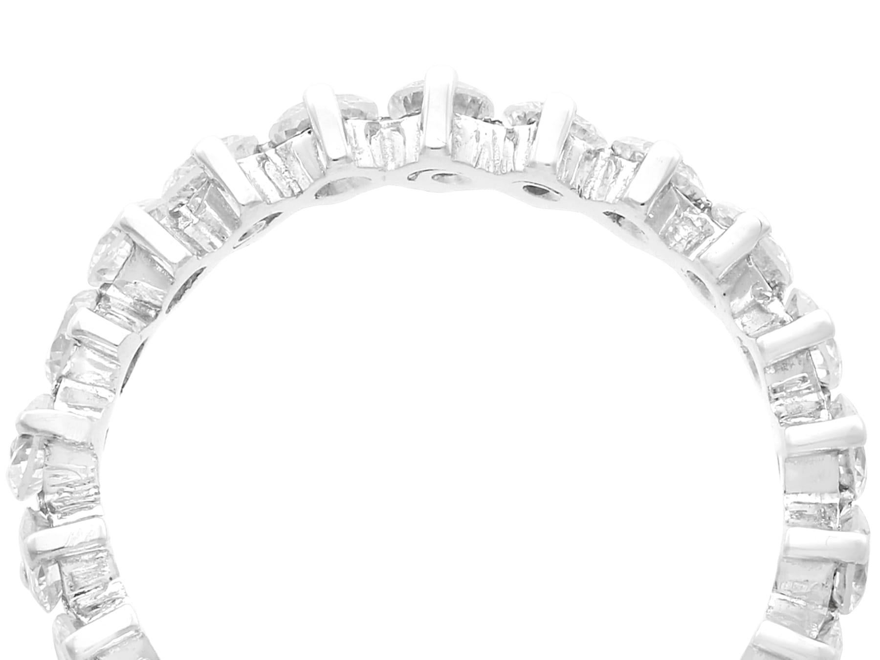 Un impressionante anello a eternità completa con diamante da 1,54 carati e oro bianco da 18 carati; fa parte delle nostre collezioni di gioielli d'epoca e gioielli di proprietà

Questo impressionante anello di eternità vintage degli anni '80 è stato