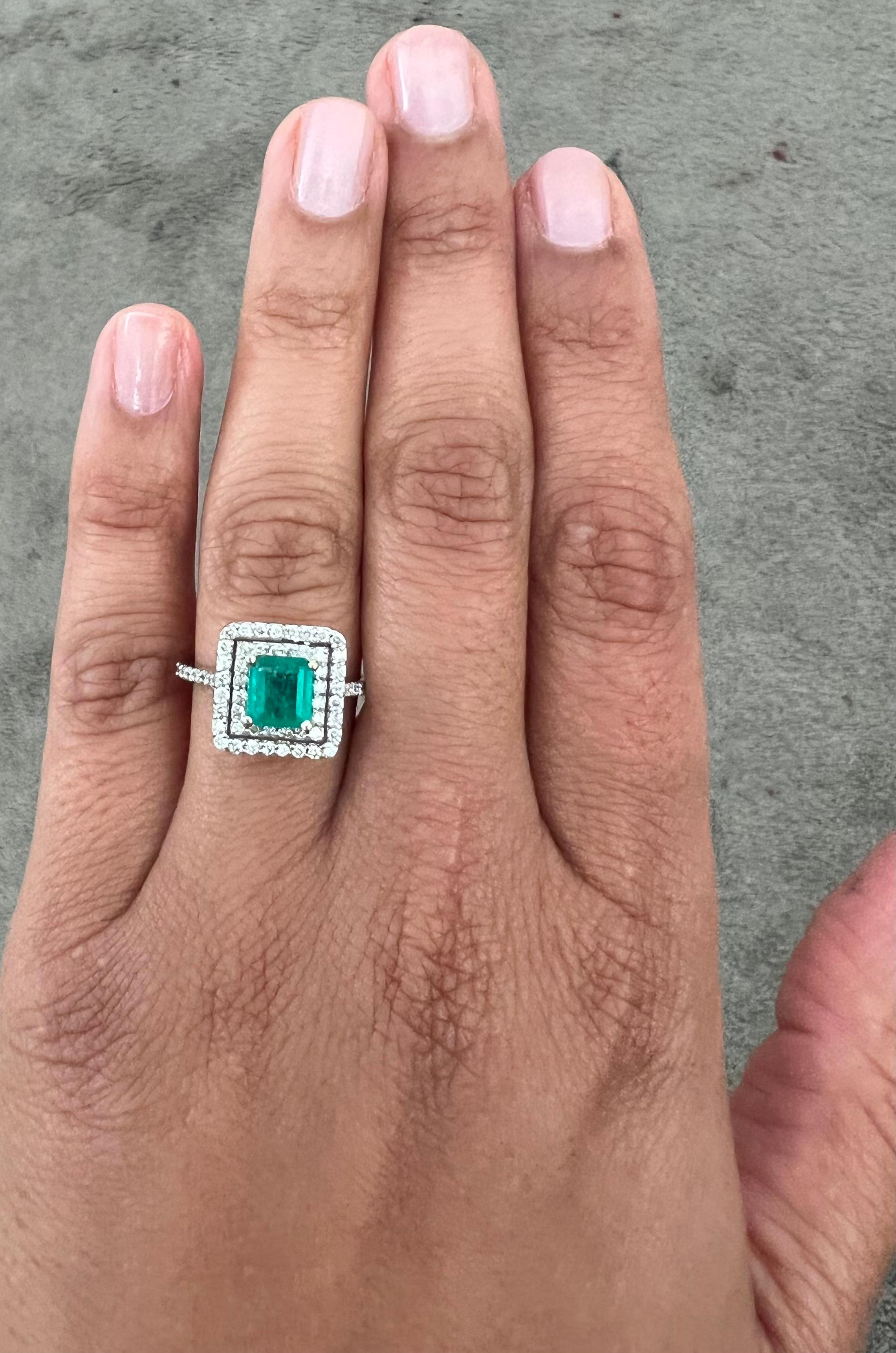 1,44 Karat Smaragd-Diamant-Verlobungsring aus 18 Karat Weißgold im Zustand „Neu“ im Angebot in Los Angeles, CA