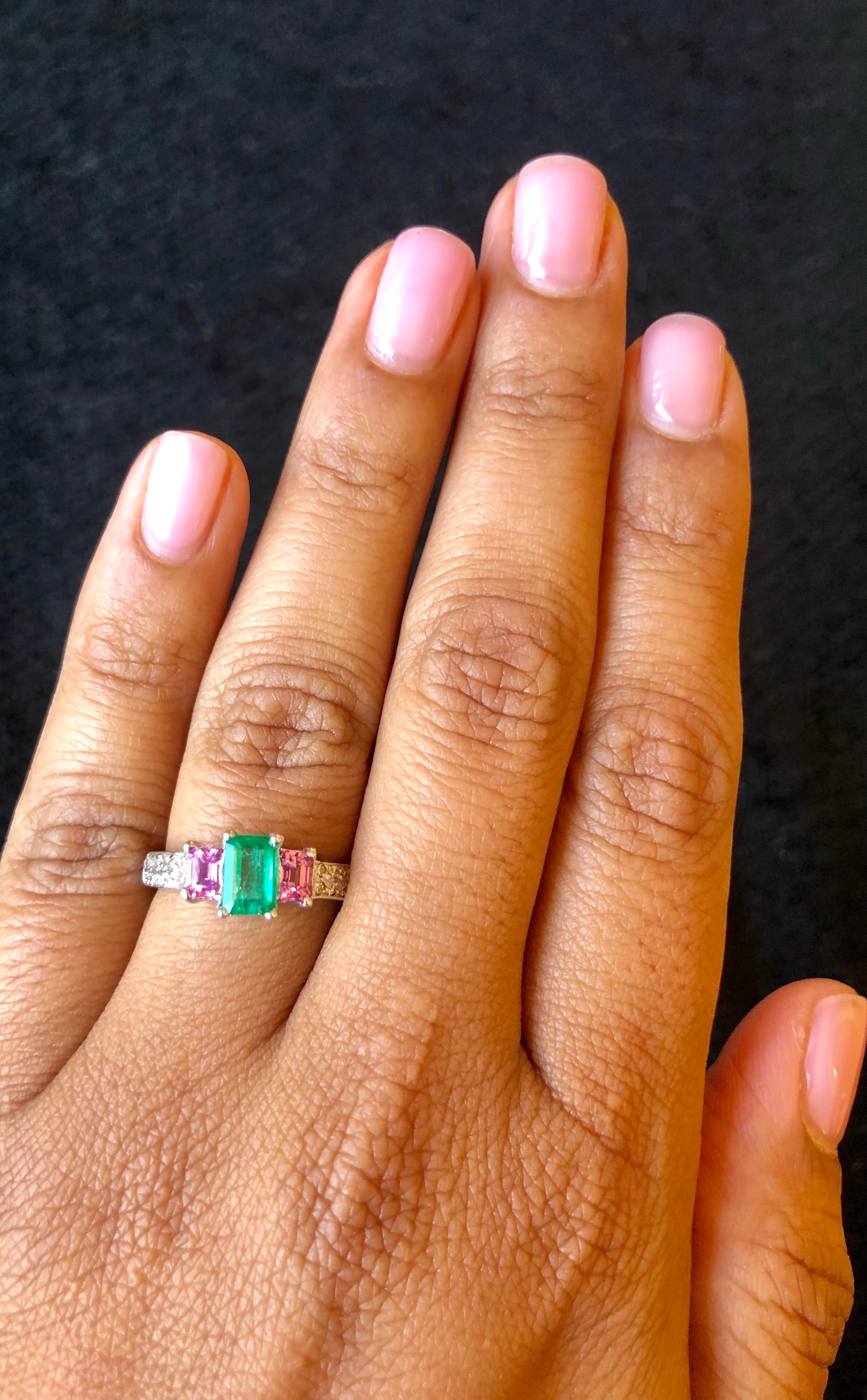 1.54 Carat Emerald Pink Sapphire Diamond 14 Karat White Gold Three-Stone Ring In New Condition In Los Angeles, CA