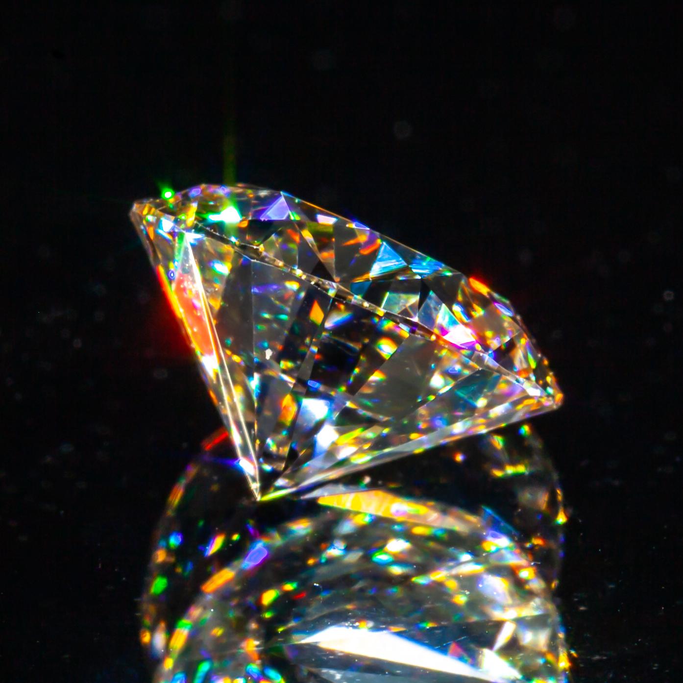 1.54 Carat Loose L/VS2 Round Brilliant Cut Diamond GIA Certified In Excellent Condition For Sale In Sherman Oaks, CA