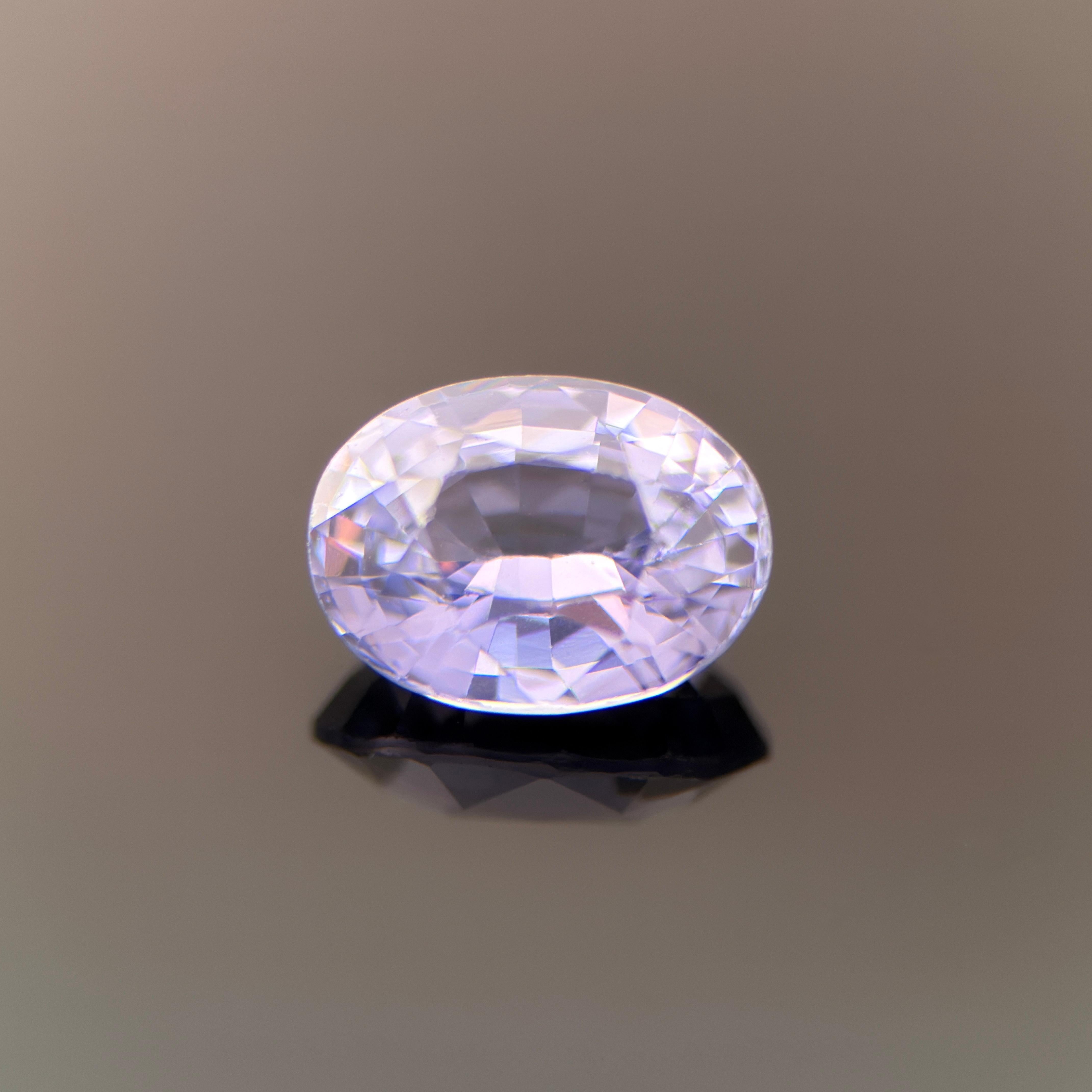 1,54-Karat natürlicher blauer Spinell - lebhaftes Hellviolettblau im Ovalschliff, unbehandelt im Angebot 3