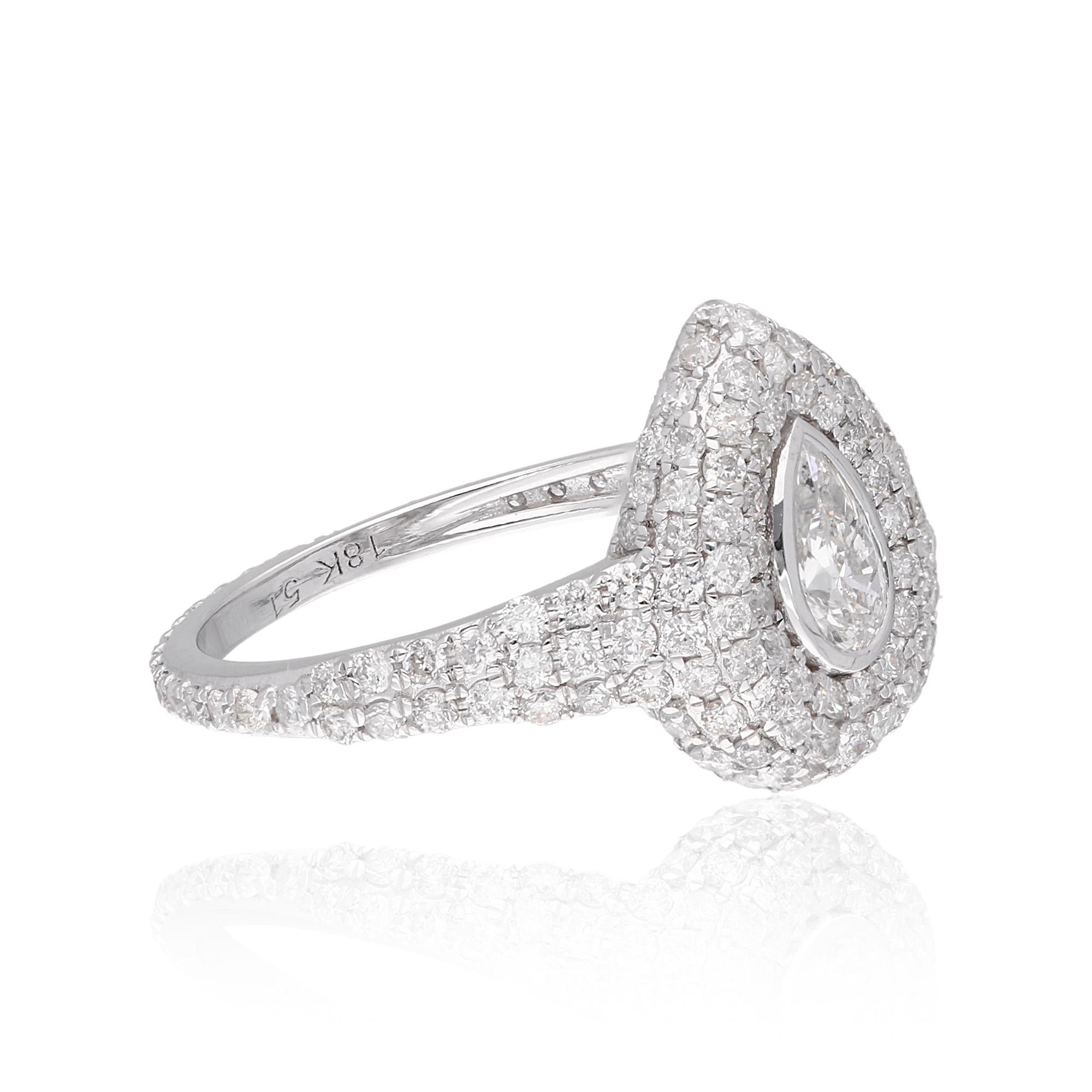 1.54 Carat Pear Diamond Studded Ring 18 Karat White Gold Handmade Fine Jewelry In New Condition For Sale In Diera, Dubai