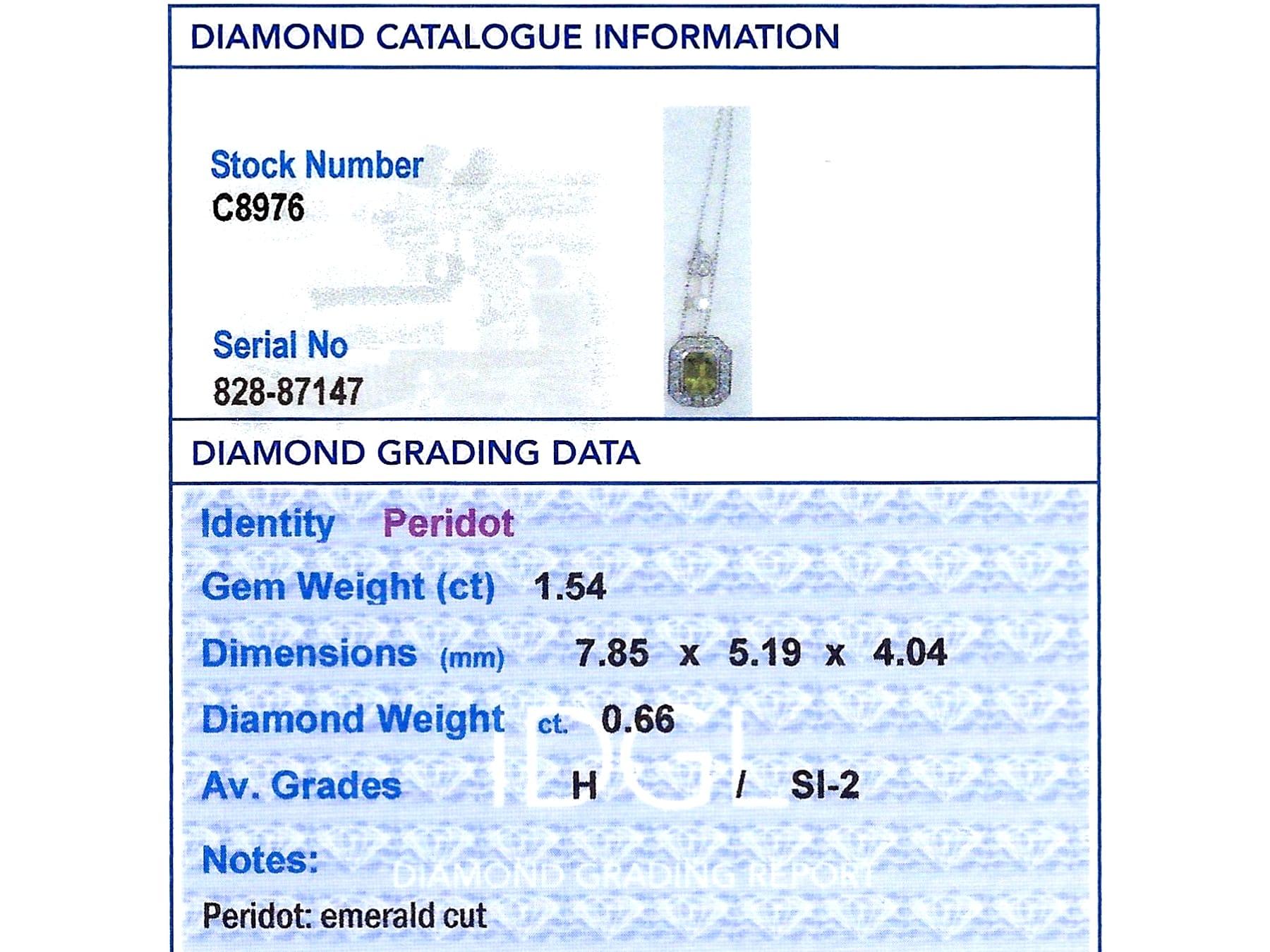 Pendentif en or blanc 18 carats avec péridot de 1,54 carat et diamants de 0,66 carat, c. 1945 en vente 3