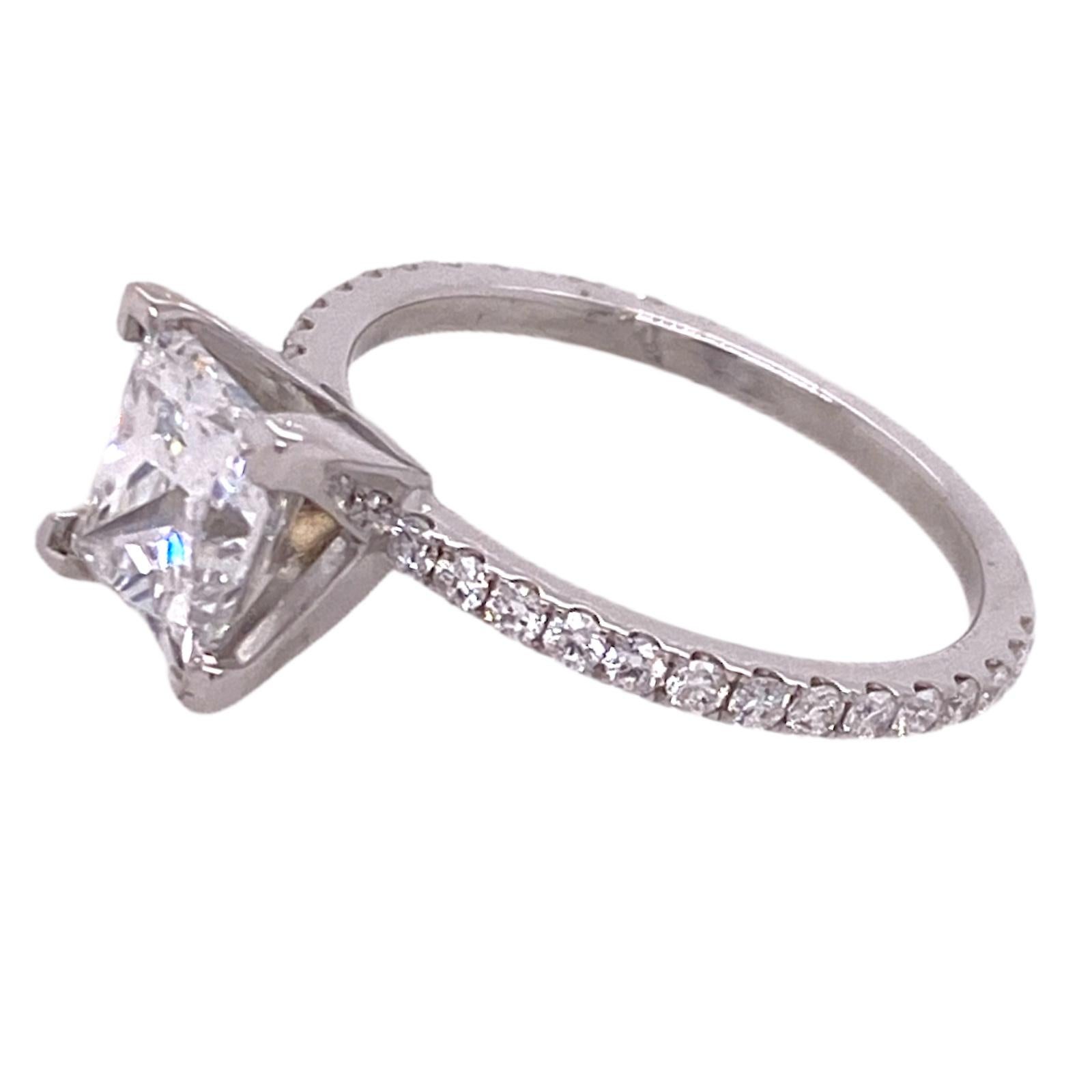 Radiant Cut 1.54 Carat Radiant Diamond Engagement Ring 18 Karat White Gold Modern GIA D/VVS1 For Sale