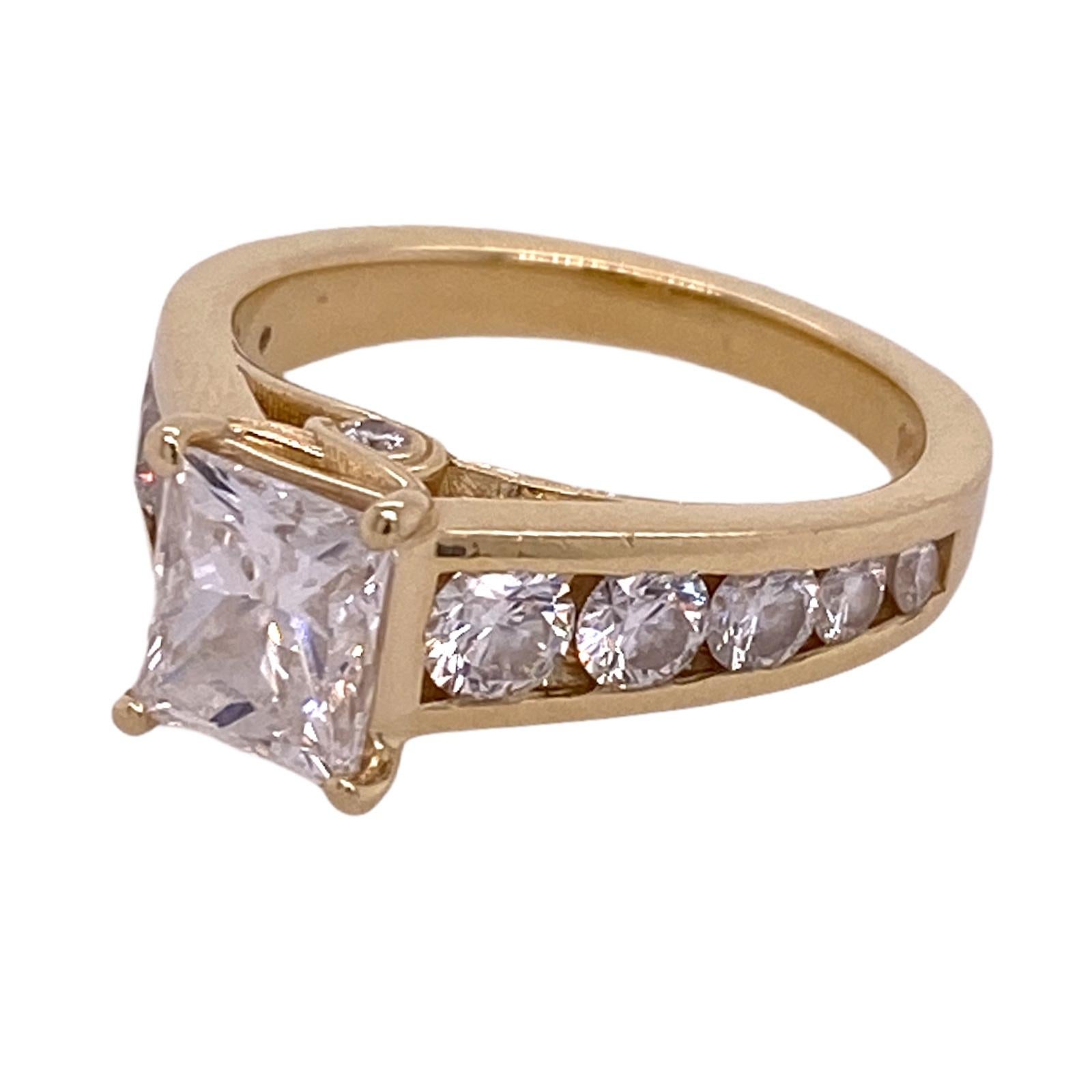 Modern 1.54 Carat Radiant Diamond Yellow Gold Engagment Ring D/VVS1 GIA