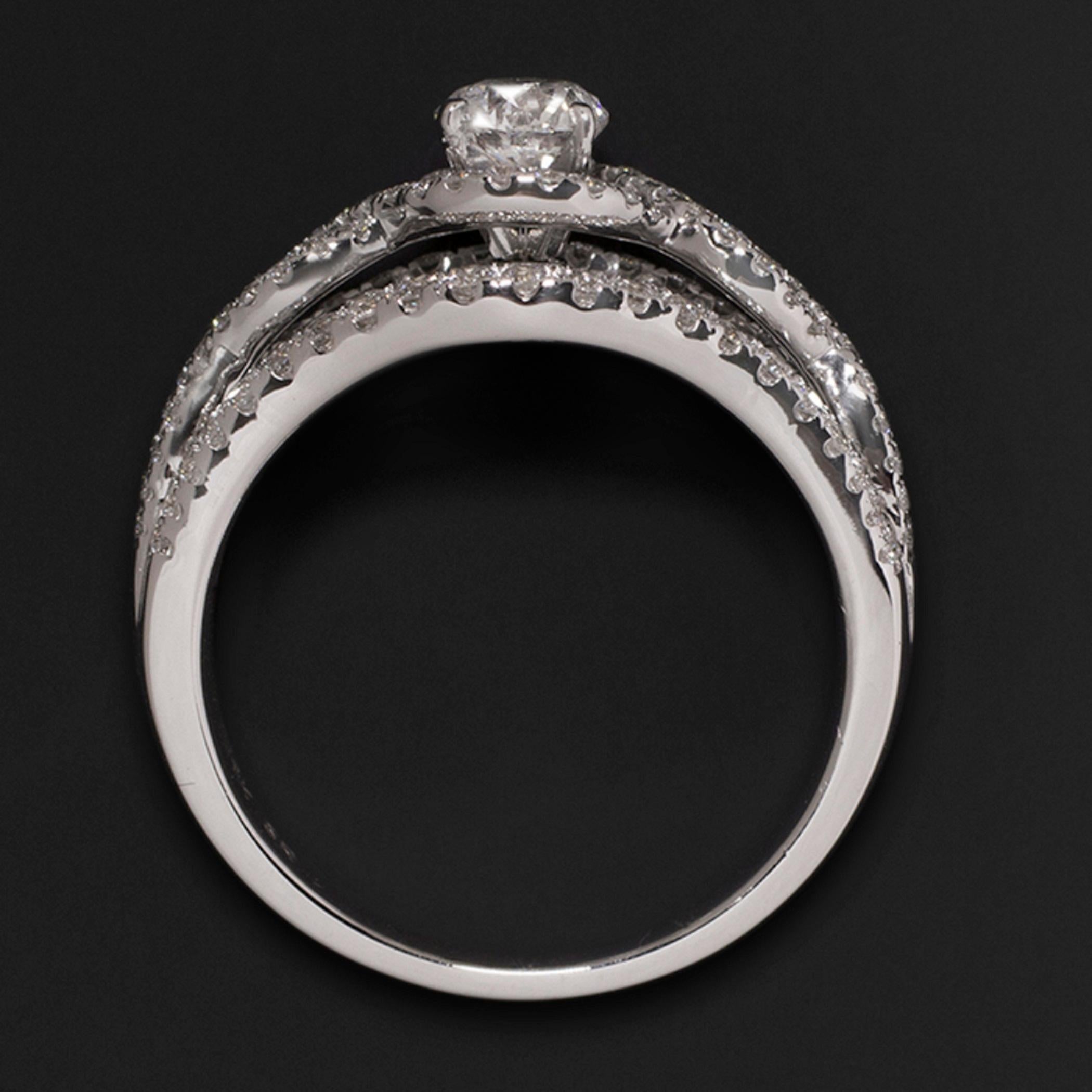 1.54 Carat Round Cut Diamond Ring Round Halo In New Condition In Rome, IT